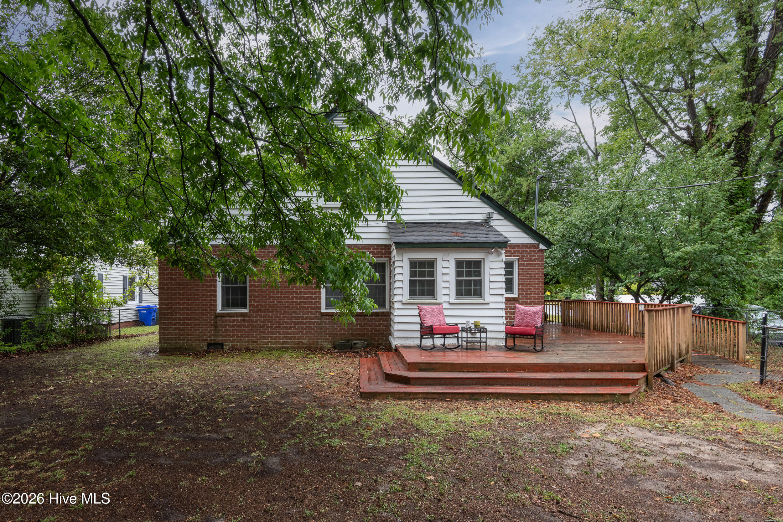 2401 E 4th Street Property Photo 7