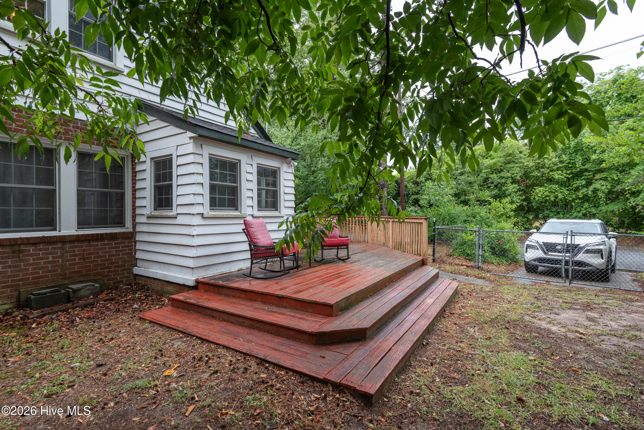 2401 E 4th Street Property Photo 8