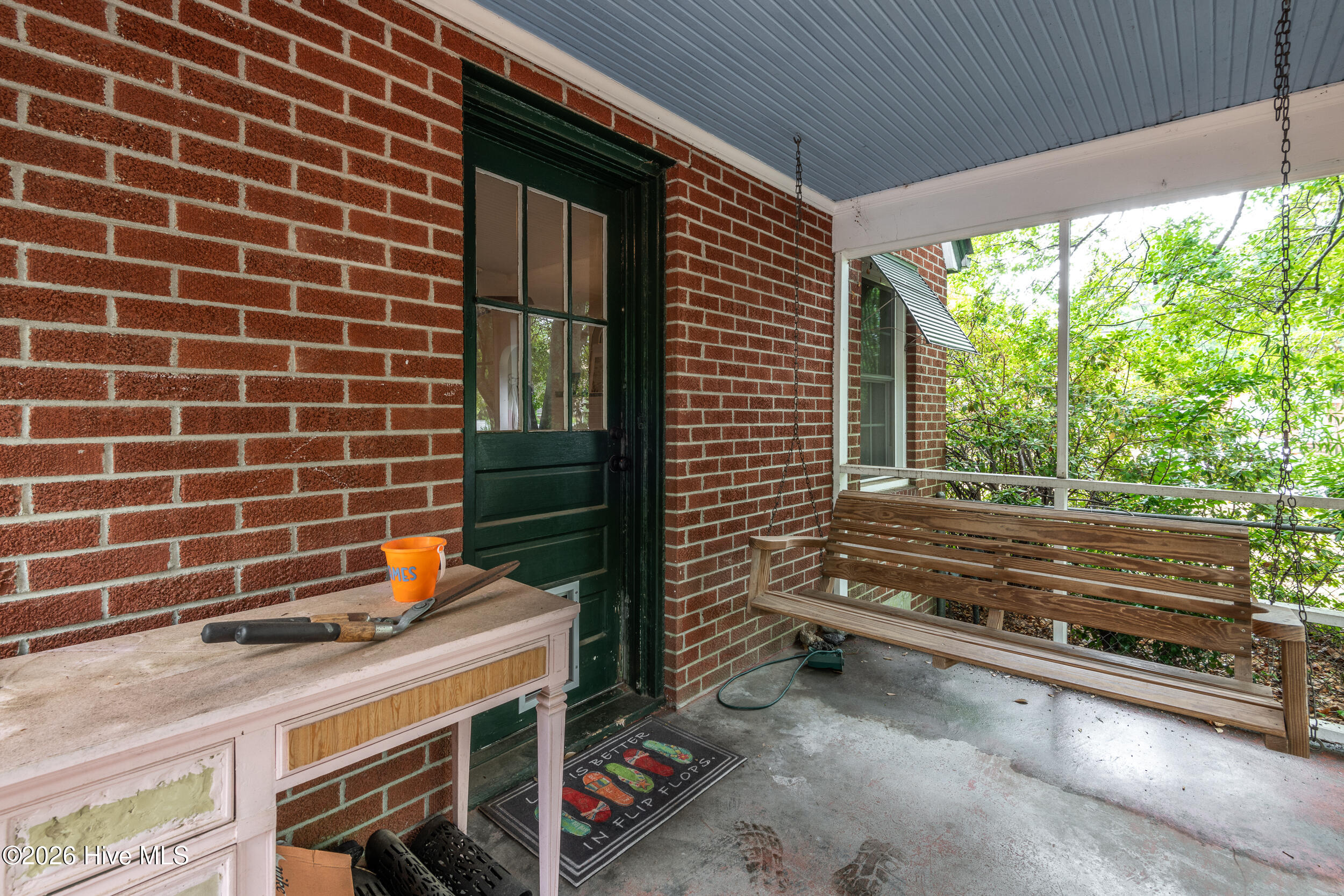2401 E 4th Street Property Photo 9