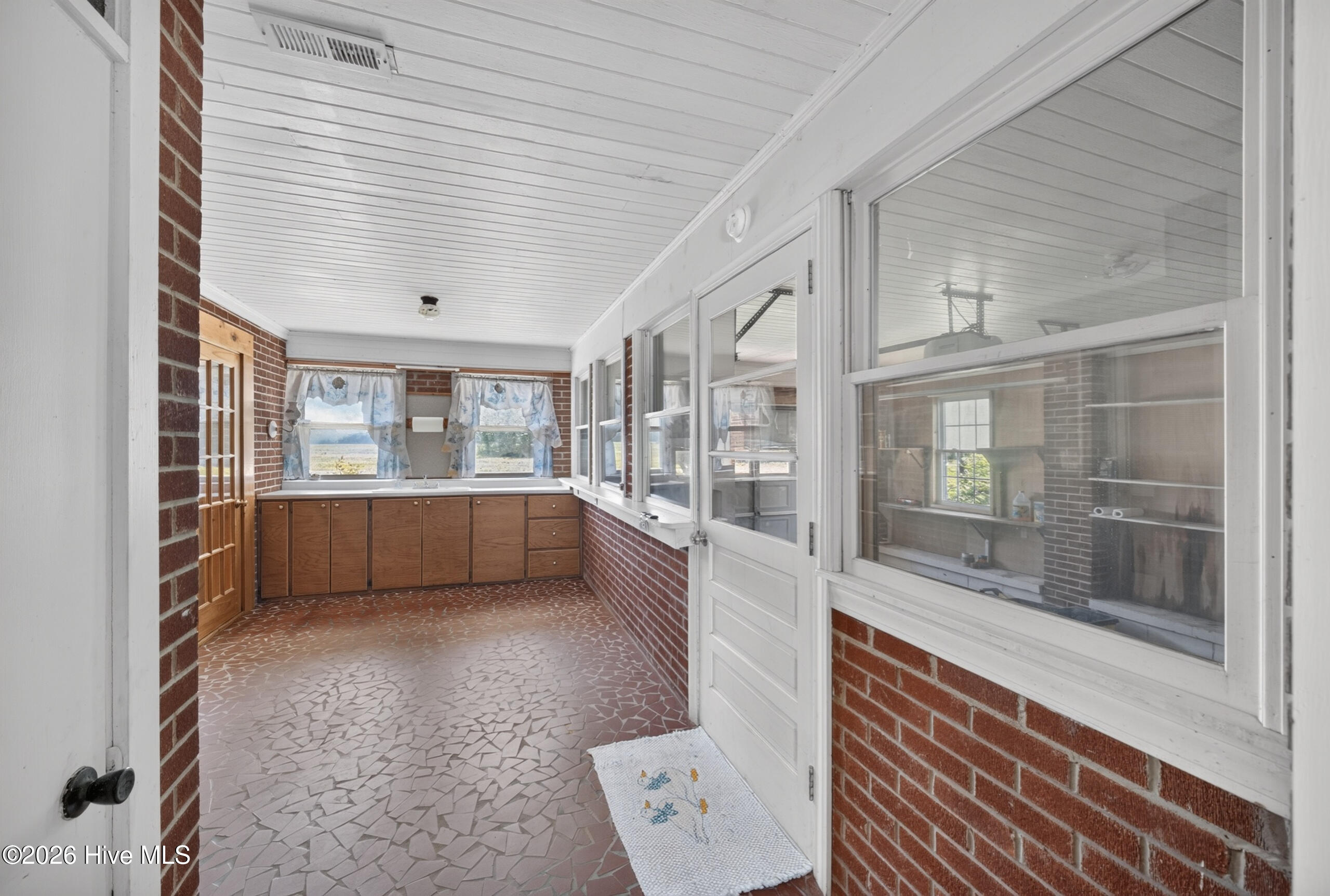 653 Cypress Shores Road Property Photo 23