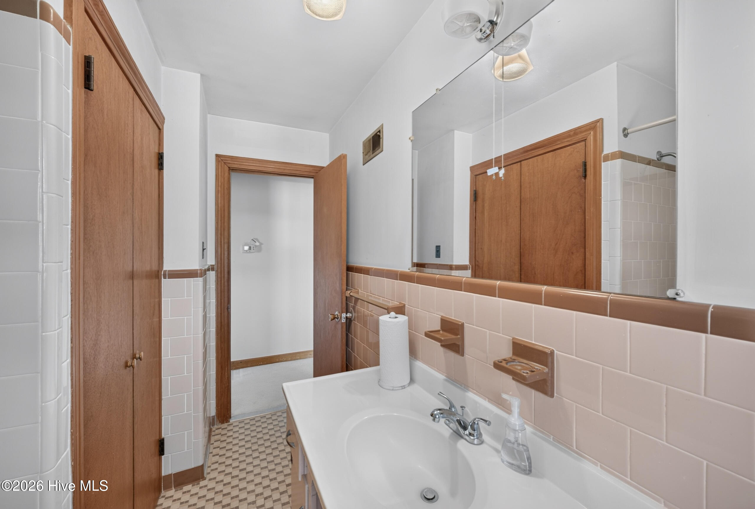 653 Cypress Shores Road Property Photo 29