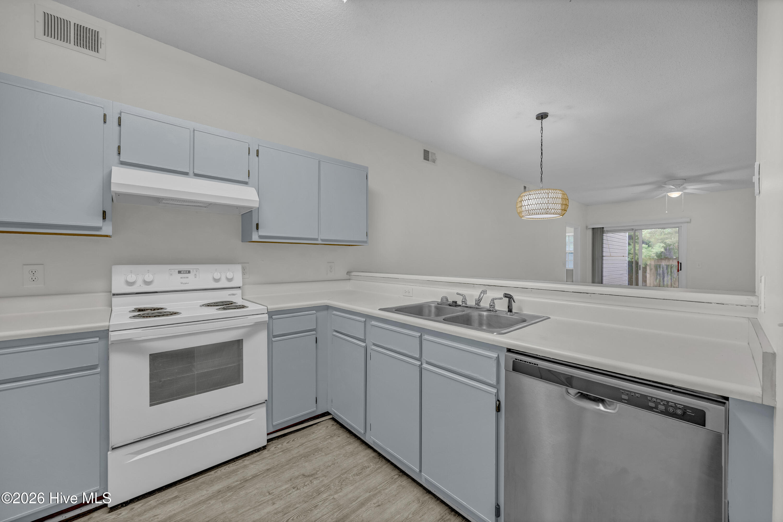 733 Bragg Drive Apt A Property Photo 2