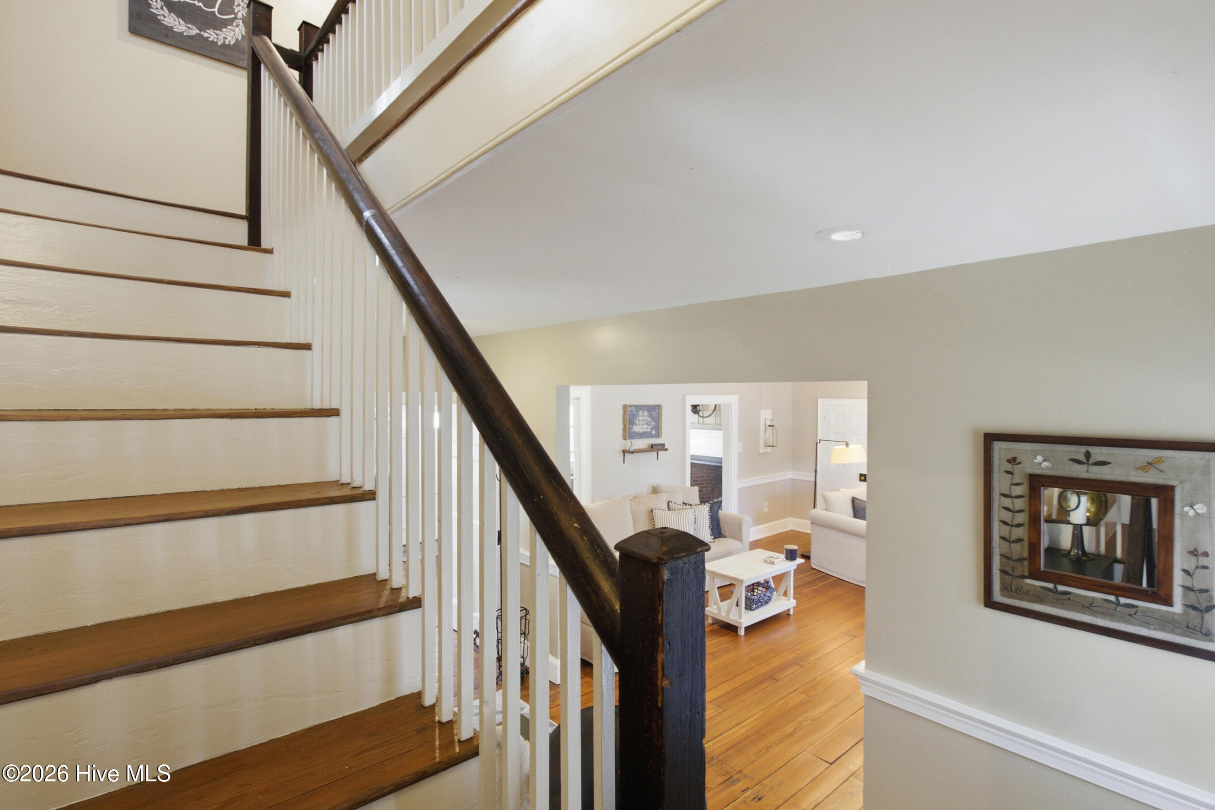 403 Queen Street Property Photo 51