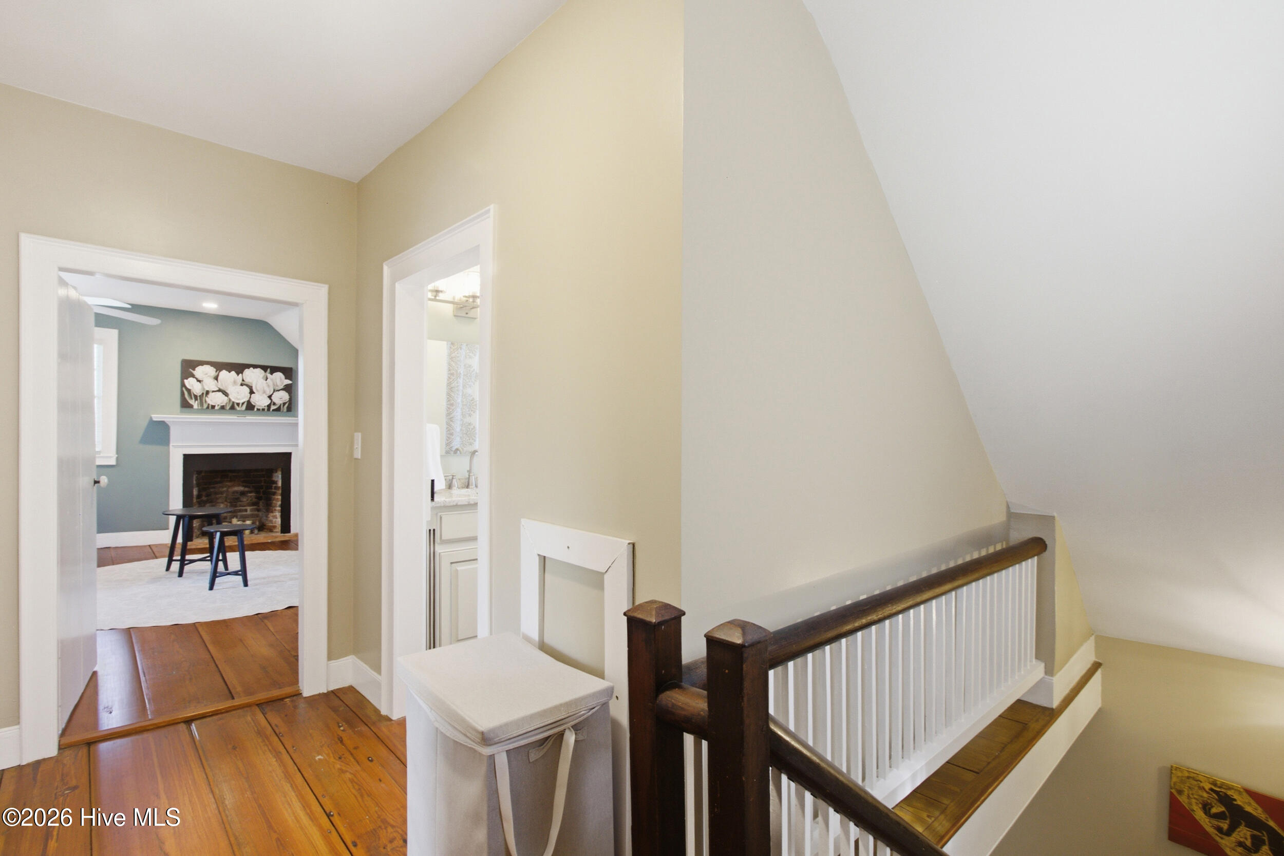 403 Queen Street Property Photo 52