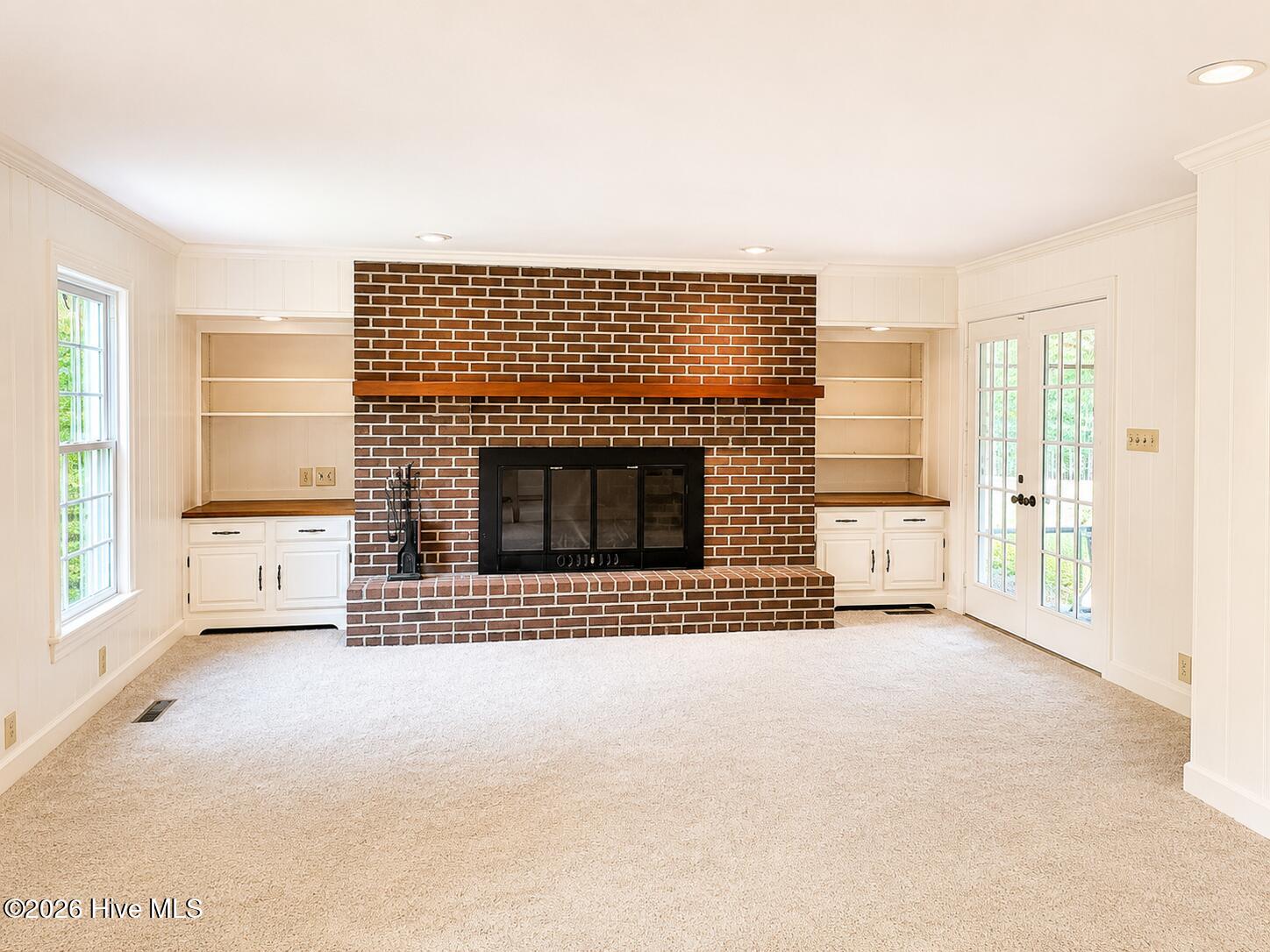 701 Edgewood Drive Property Photo 7