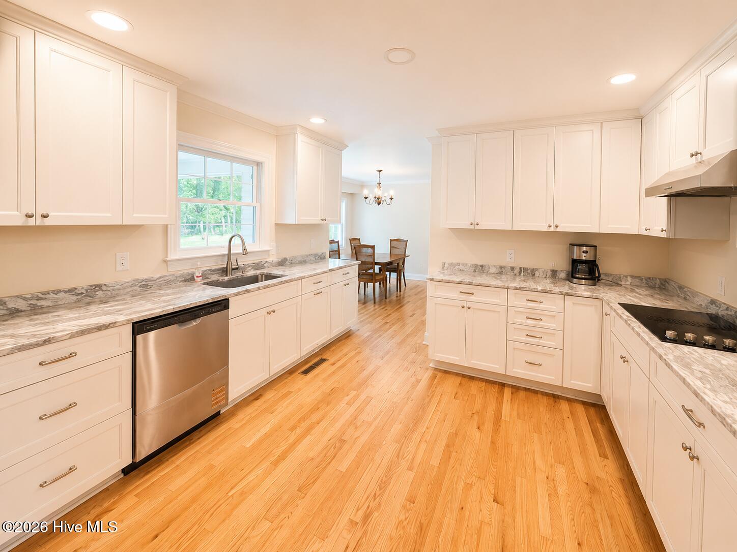 701 Edgewood Drive Property Photo 8