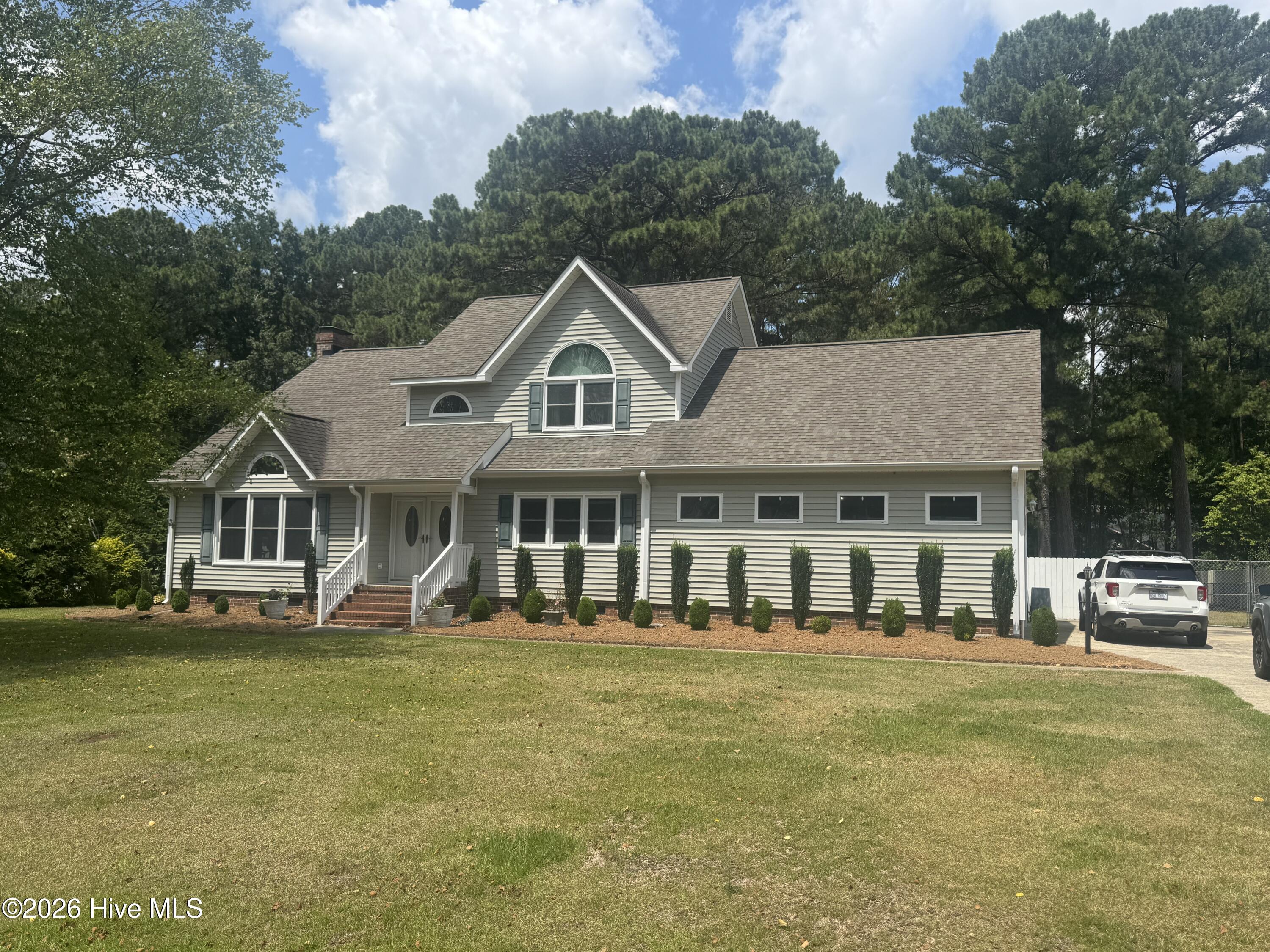 127 Squire Drive Property Photo 1