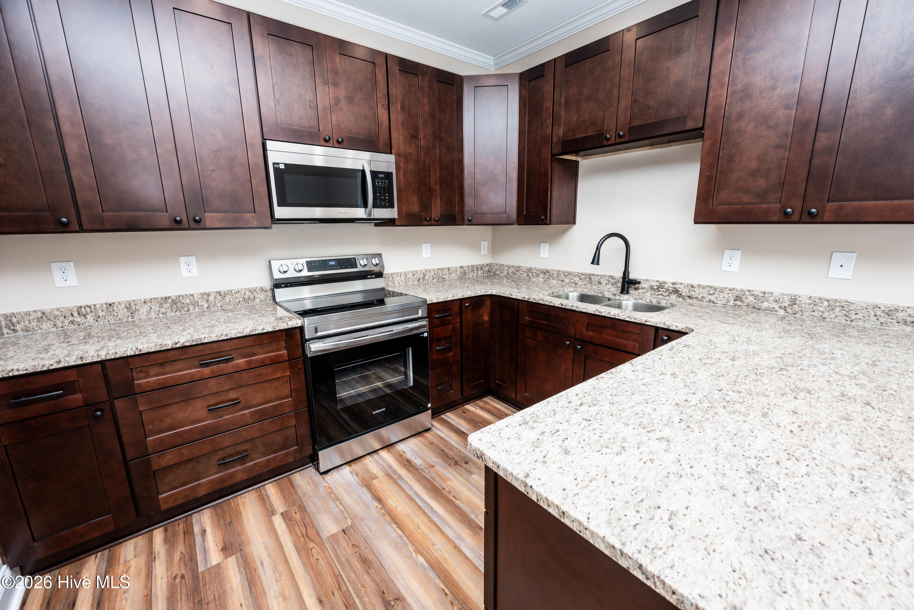 130 Macdonald Boulevard Property Photo 4