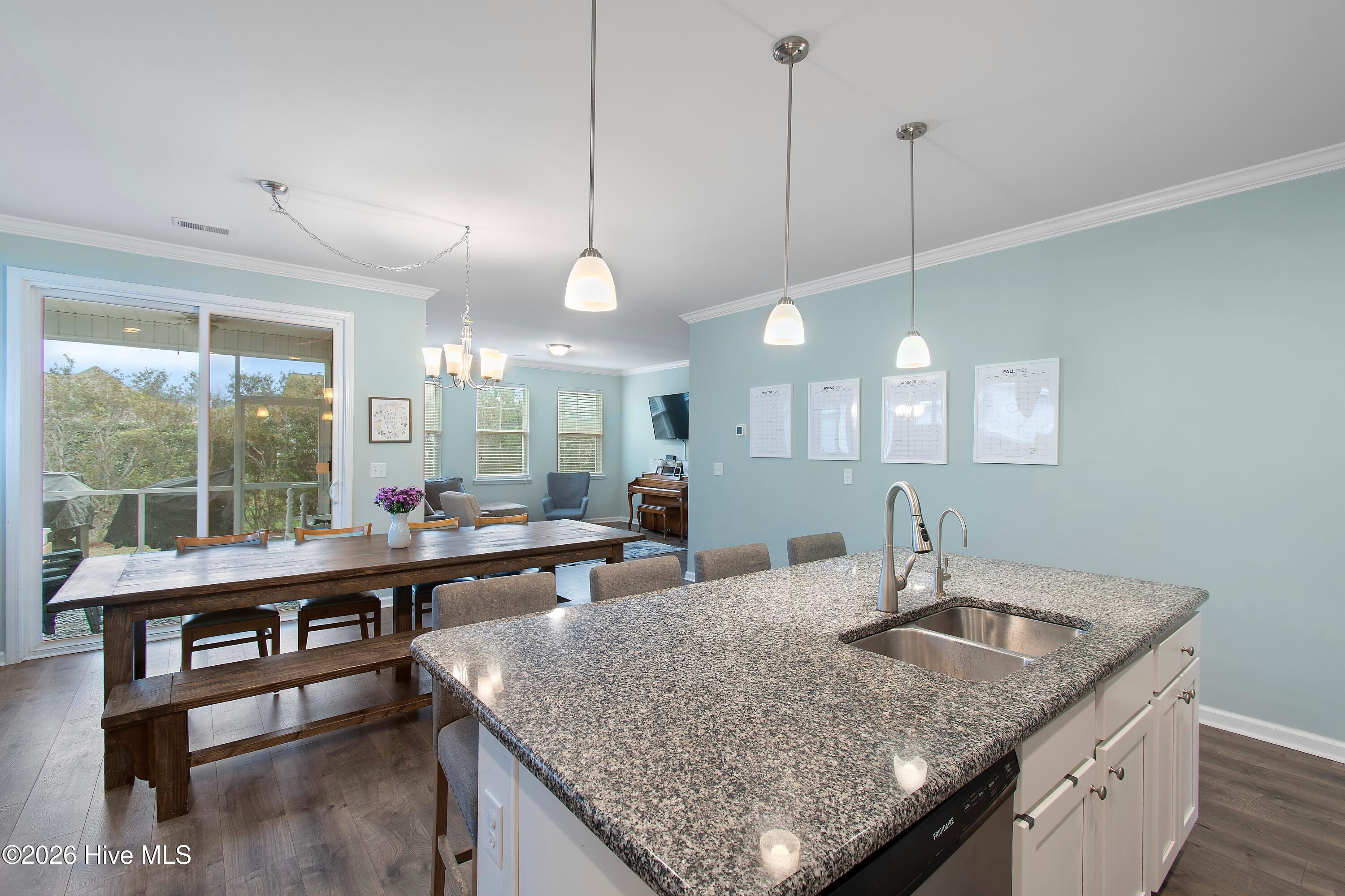 1331 Sunny Slope Circle Property Photo 3