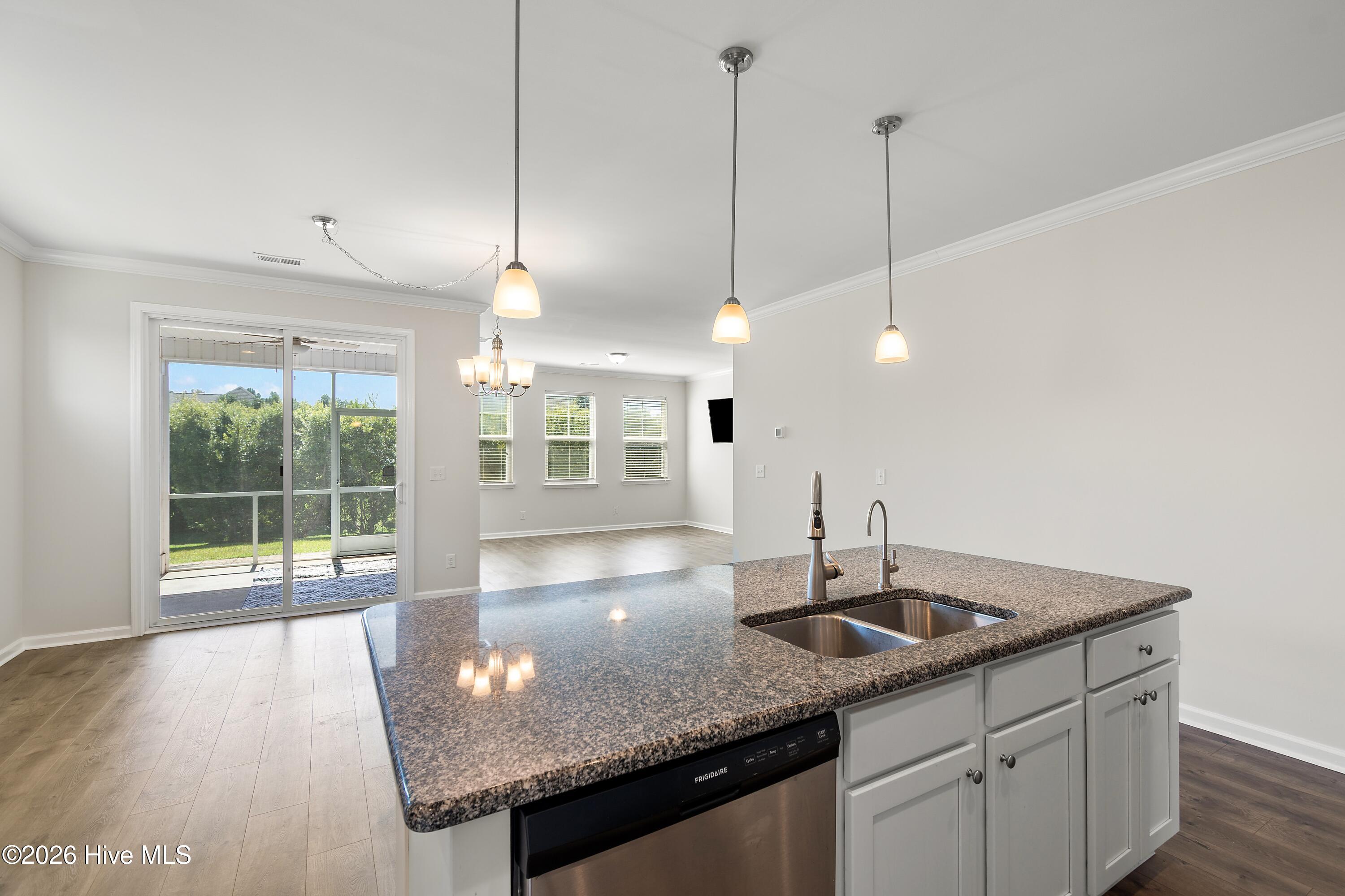 1331 Sunny Slope Circle Property Photo 3