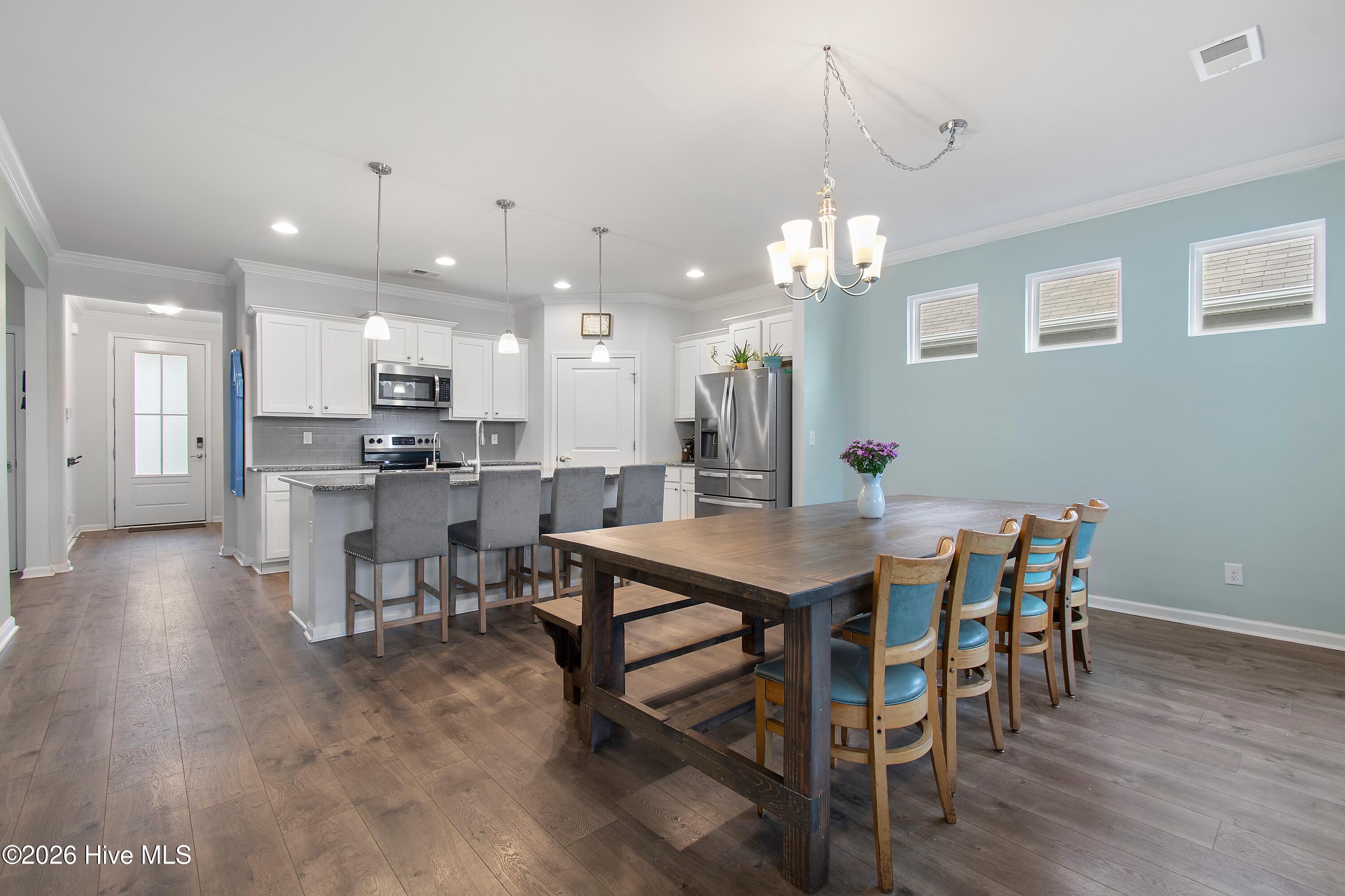 1331 Sunny Slope Circle Property Photo 4