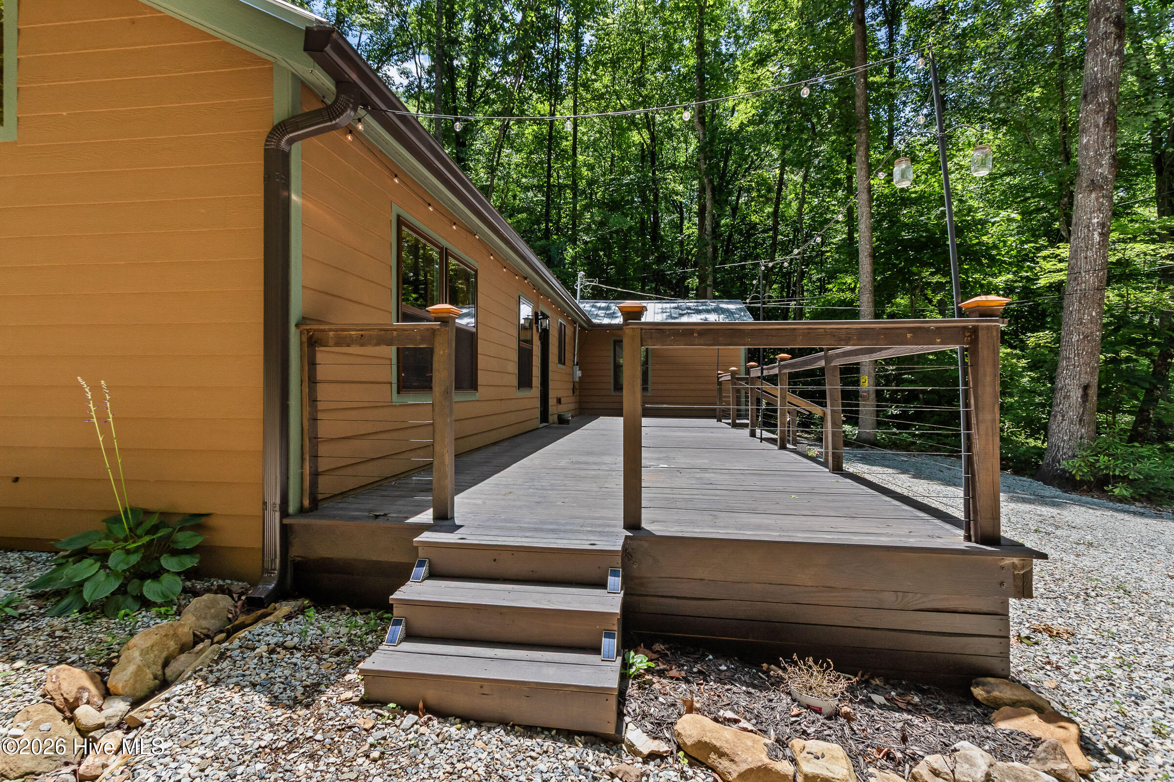 2052 Granny Squirrel Drive Property Photo 3