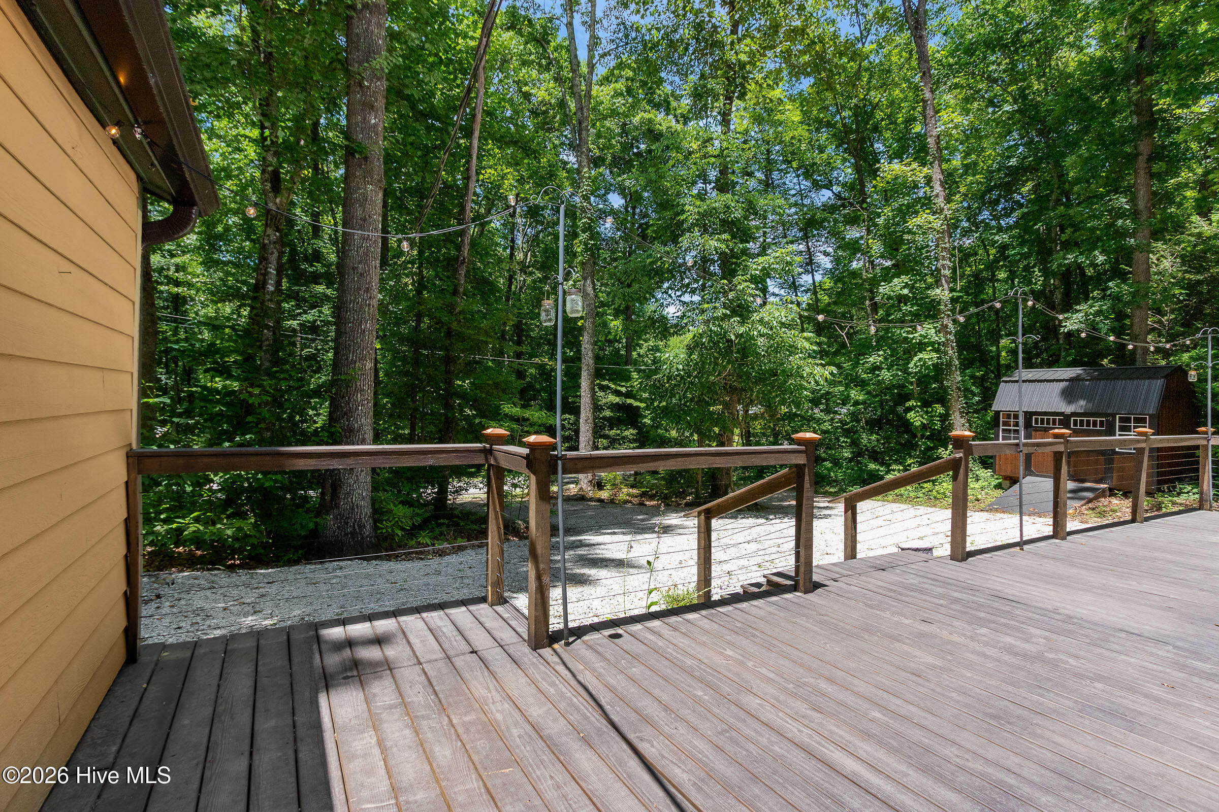 2052 Granny Squirrel Drive Property Photo 6