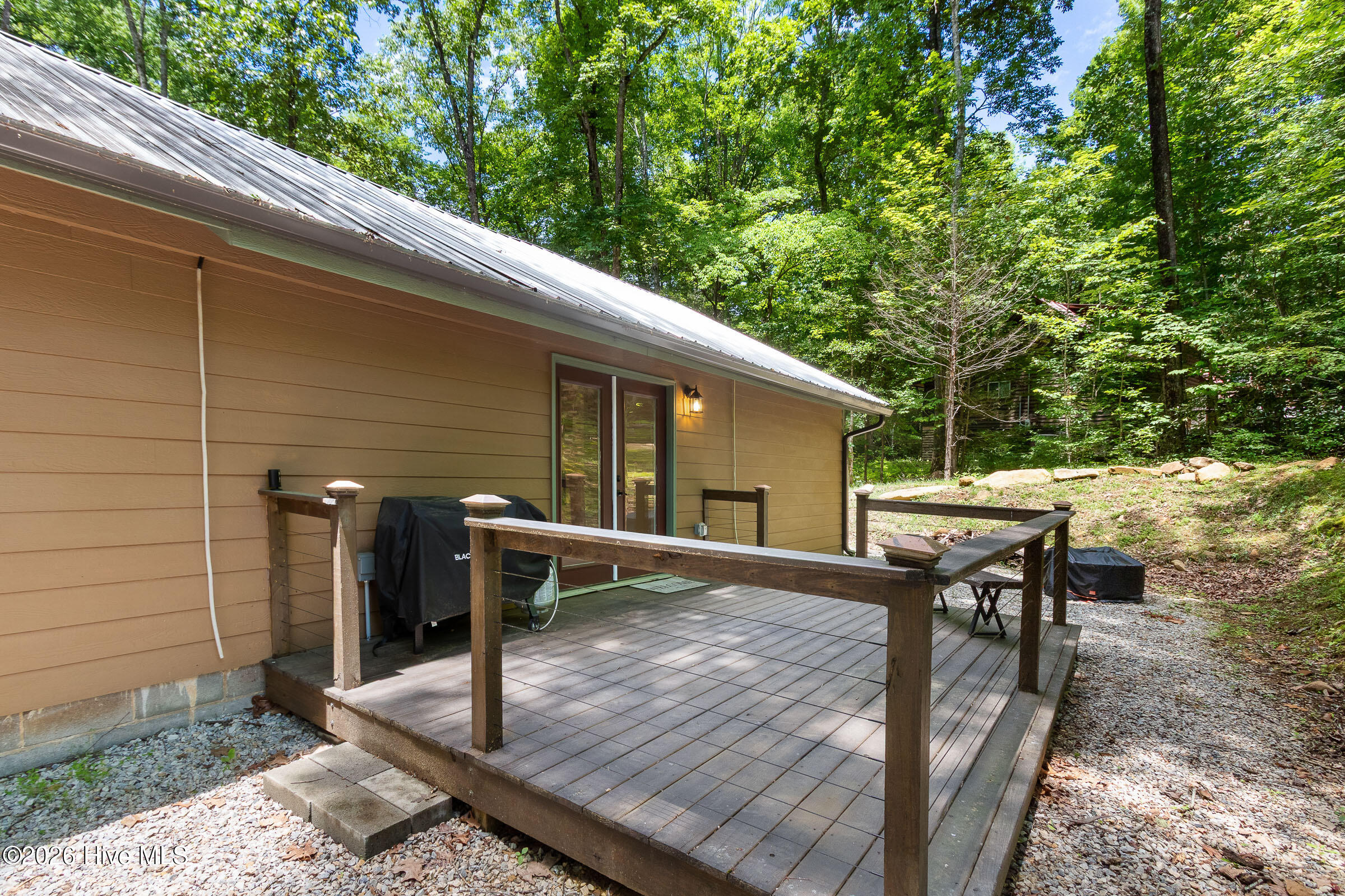 2052 Granny Squirrel Drive Property Photo 17