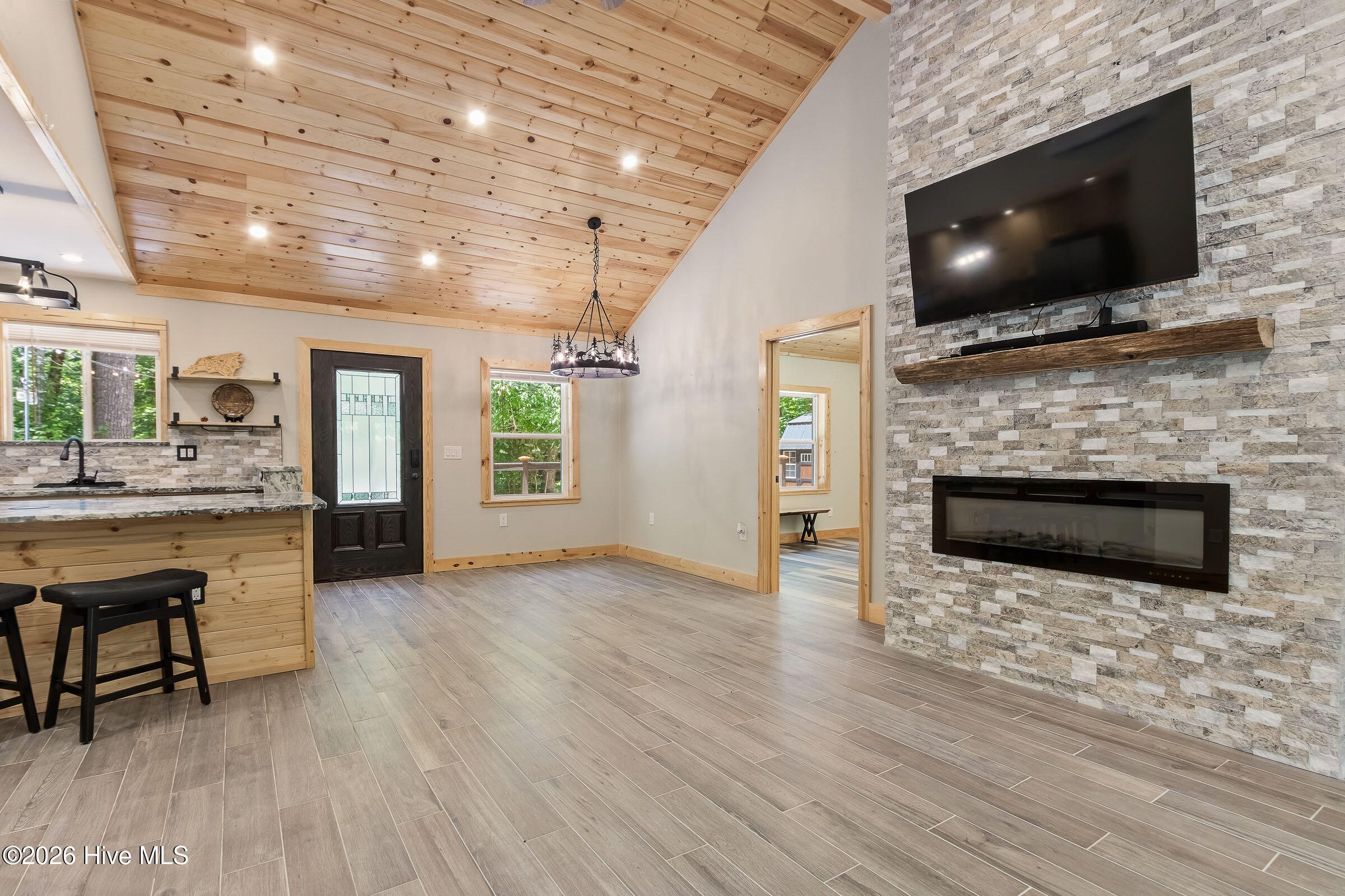 2052 Granny Squirrel Drive Property Photo 21