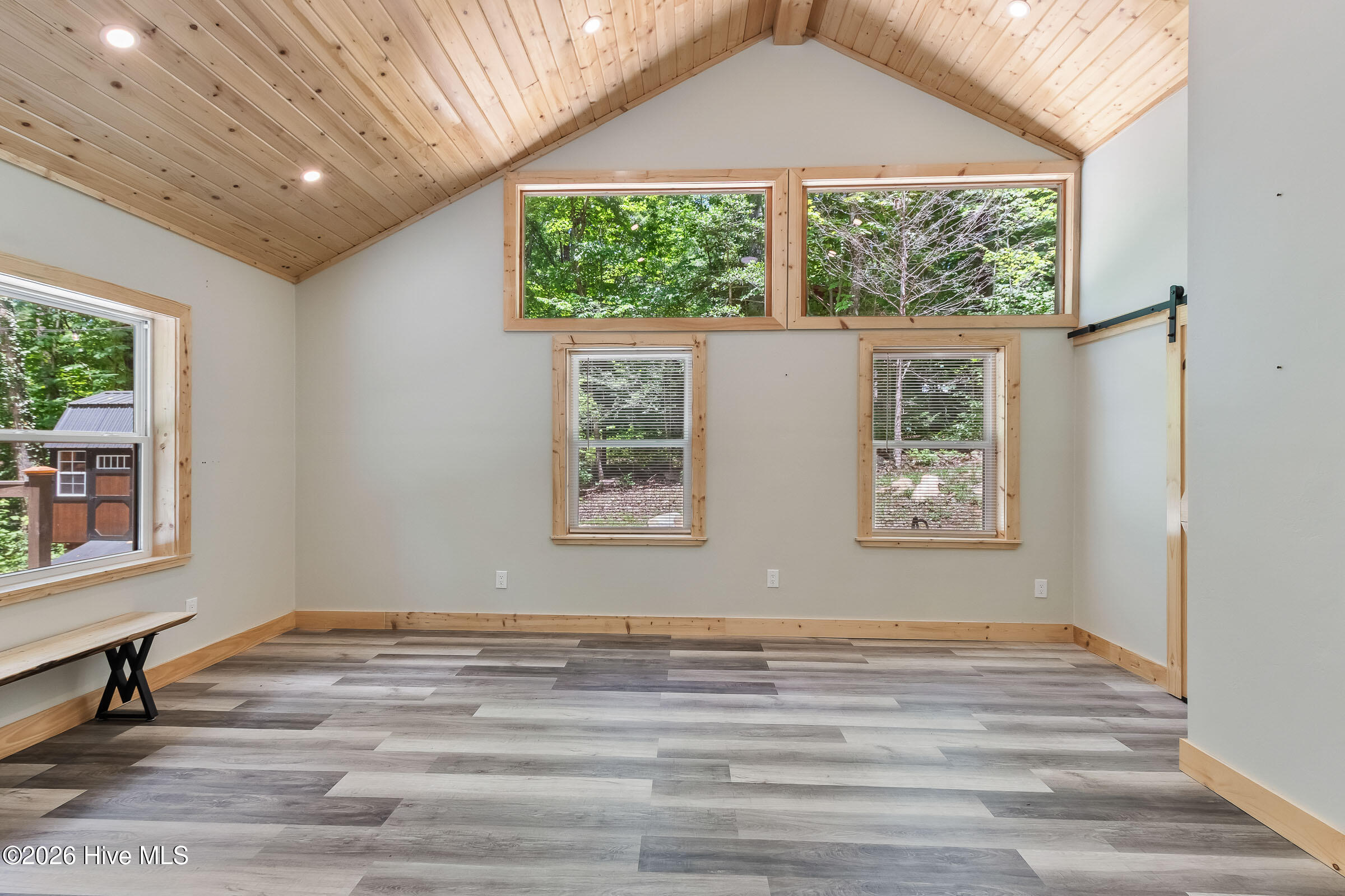 2052 Granny Squirrel Drive Property Photo 24