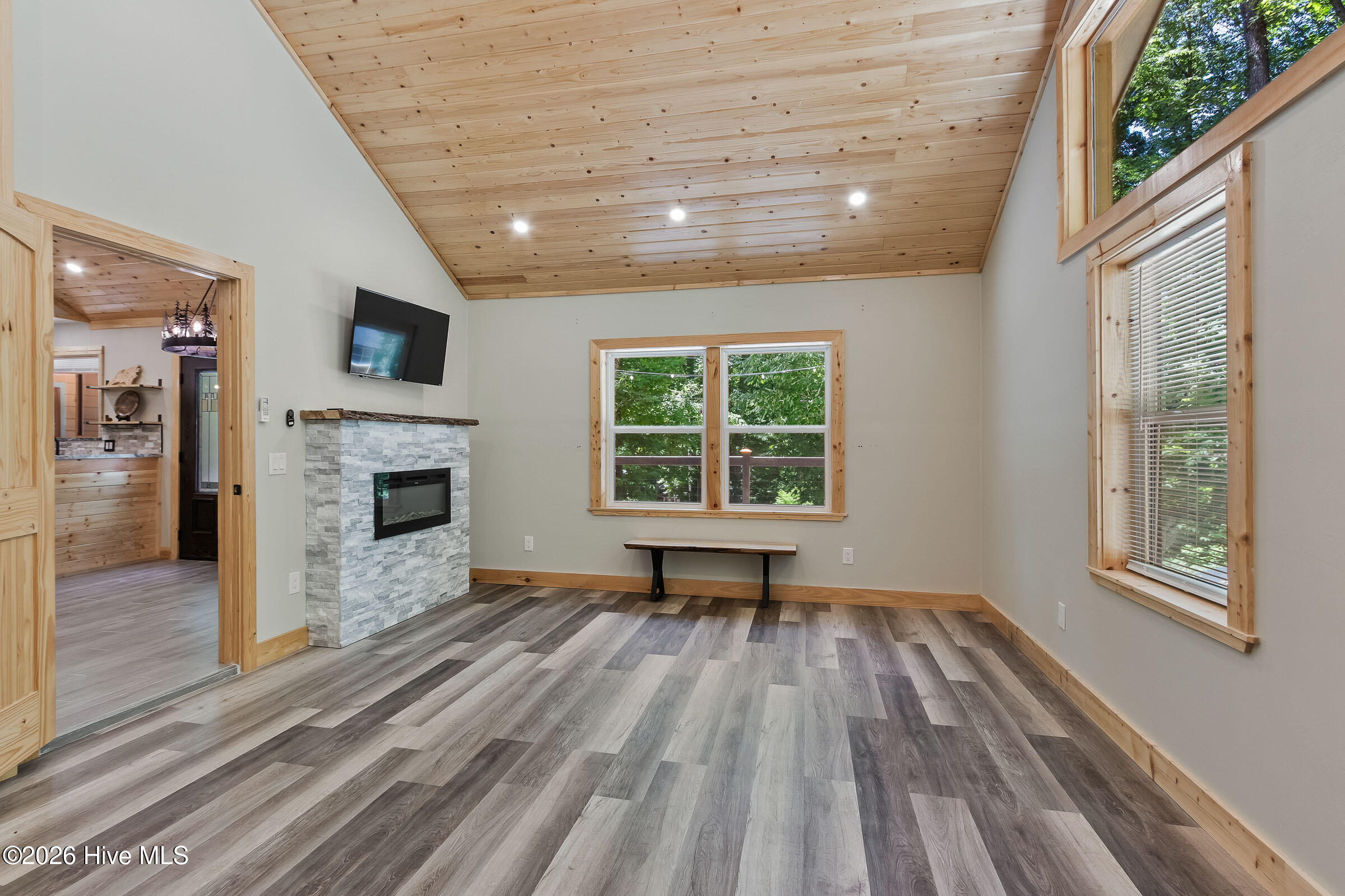 2052 Granny Squirrel Drive Property Photo 29