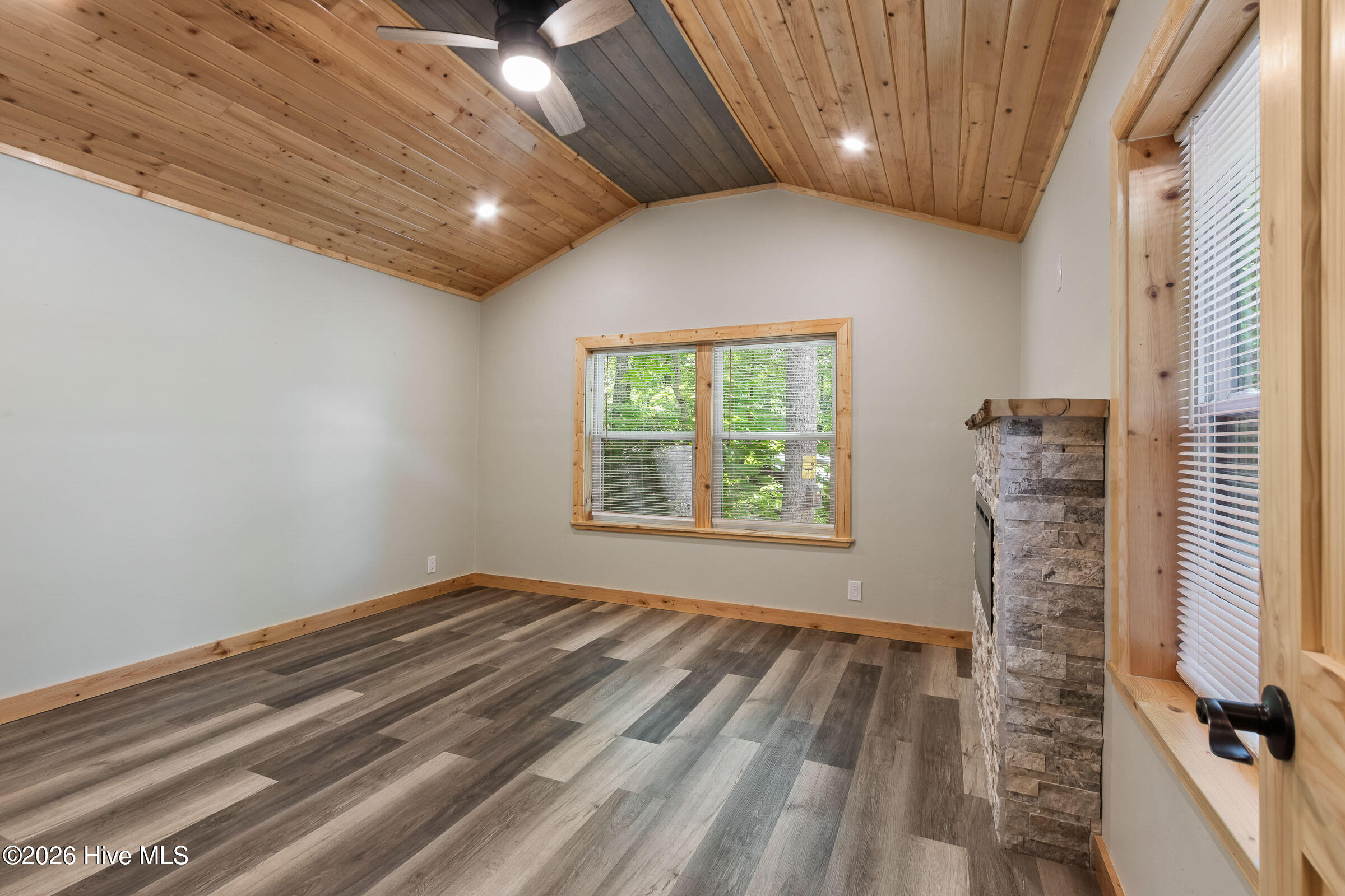 2052 Granny Squirrel Drive Property Photo 54
