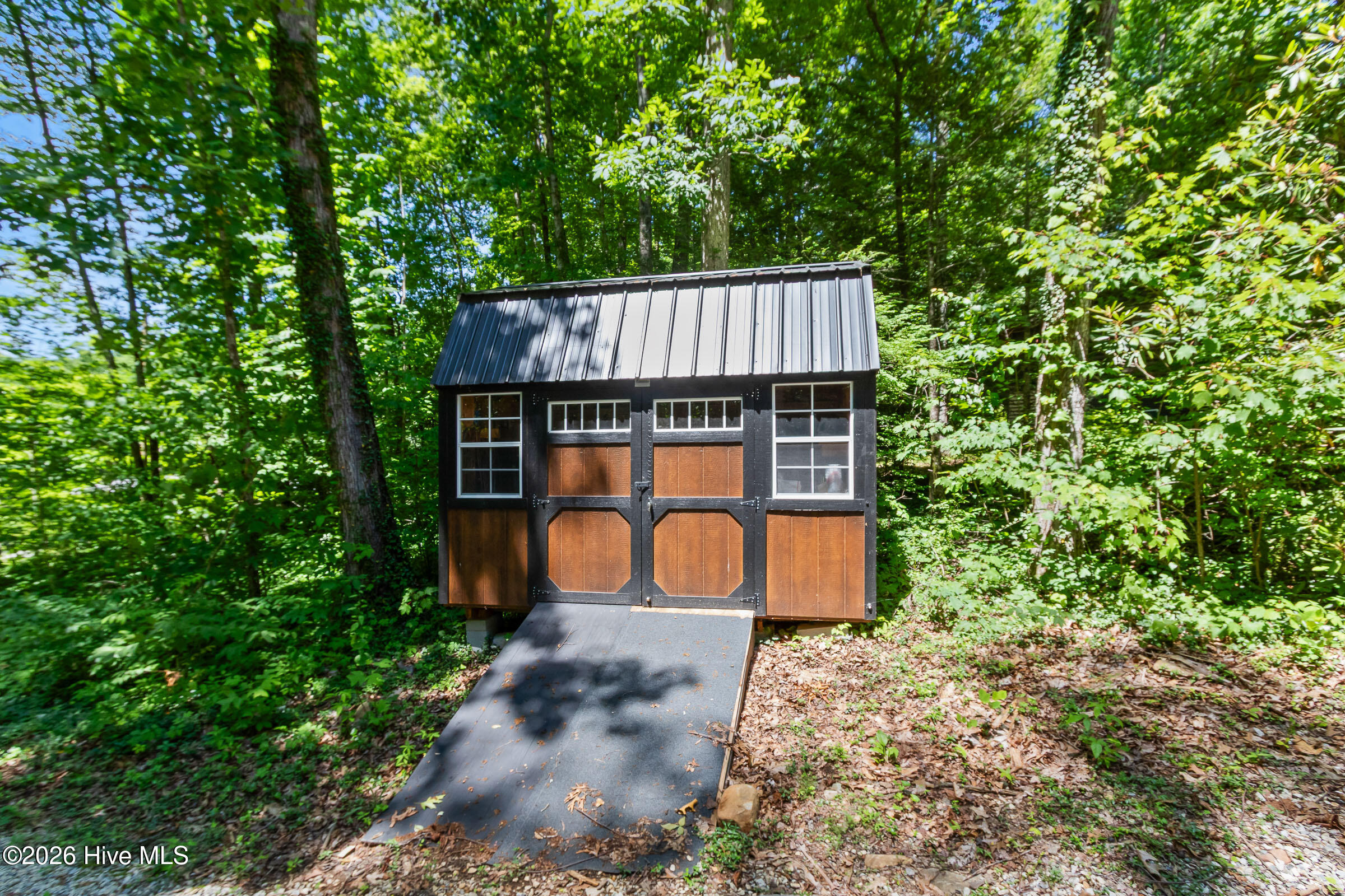 2052 Granny Squirrel Drive Property Photo 61