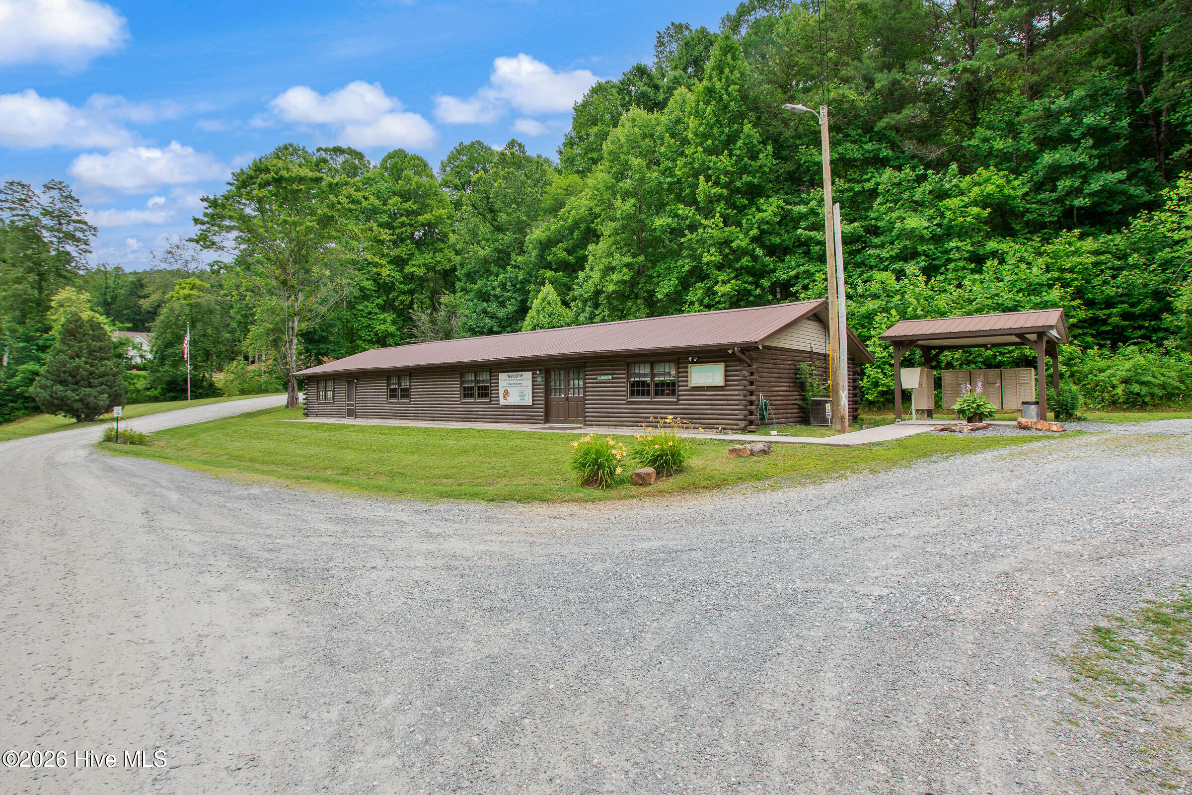 2052 Granny Squirrel Drive Property Photo 73