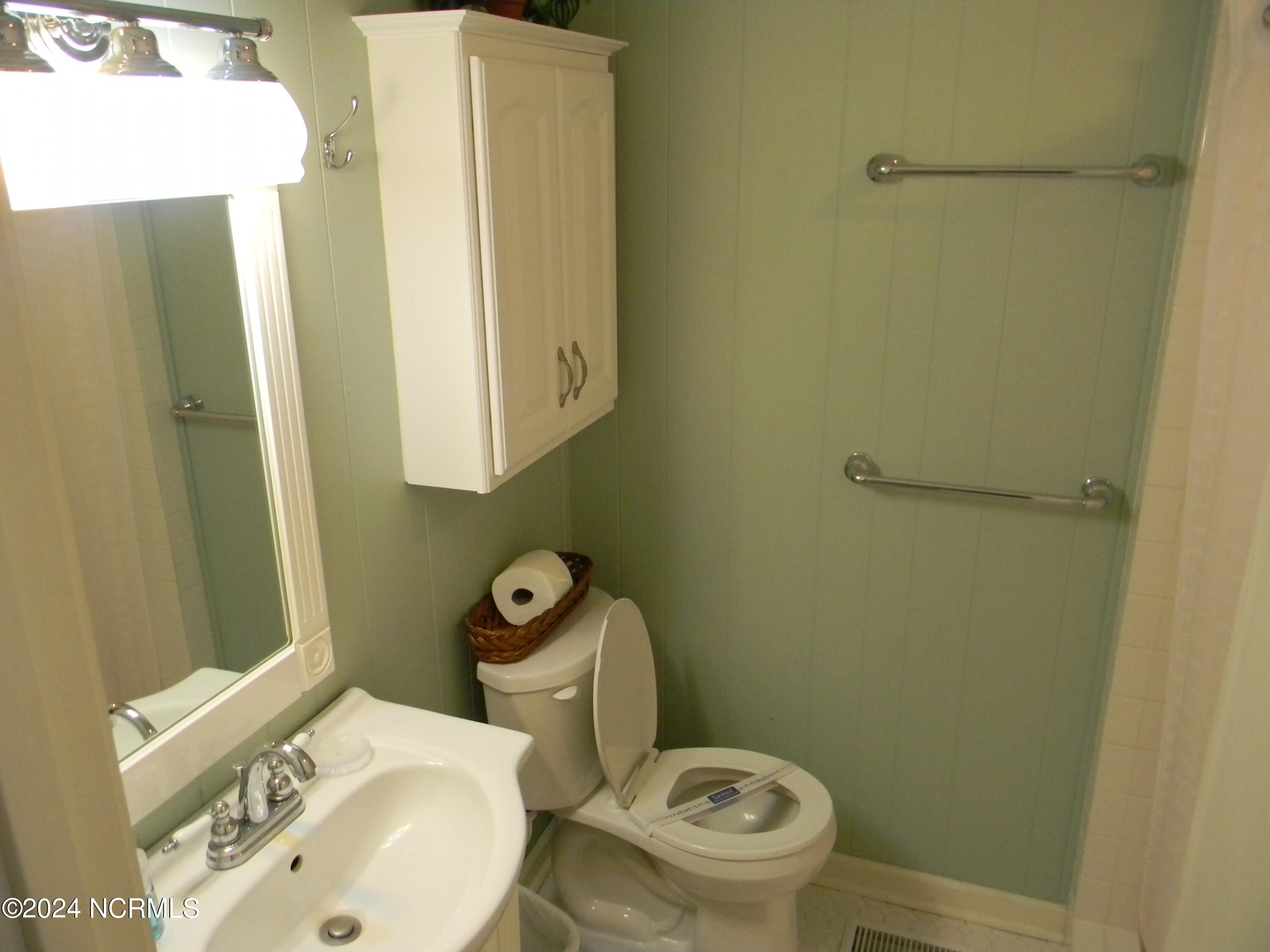 323 Front Street Property Photo 7