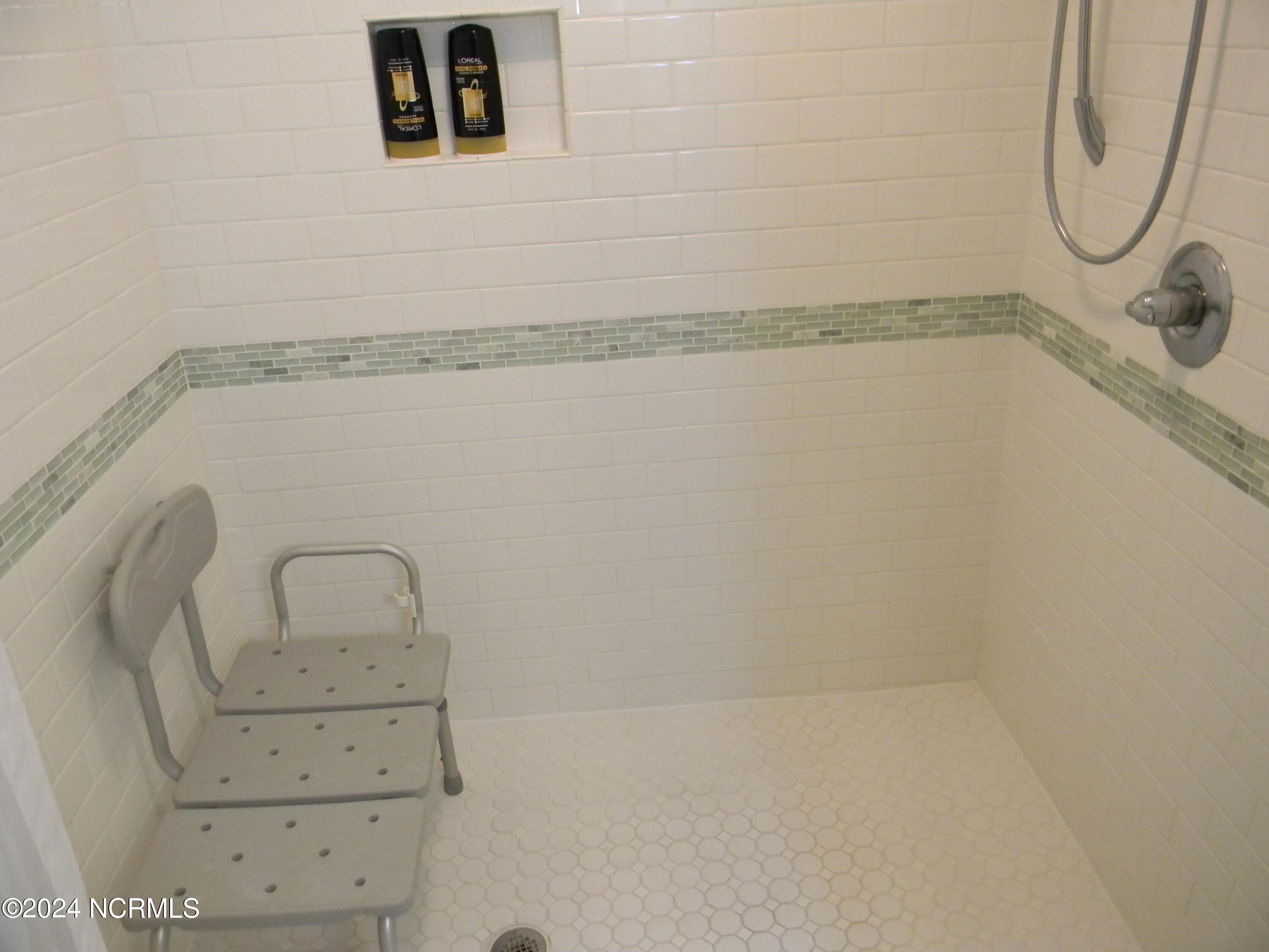 323 Front Street Property Photo 8