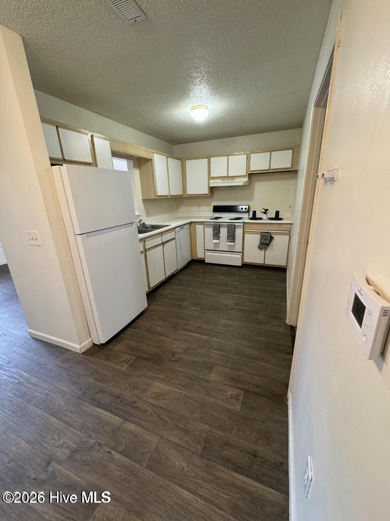 157 Wellingham Avenue 59 Property Photo 4