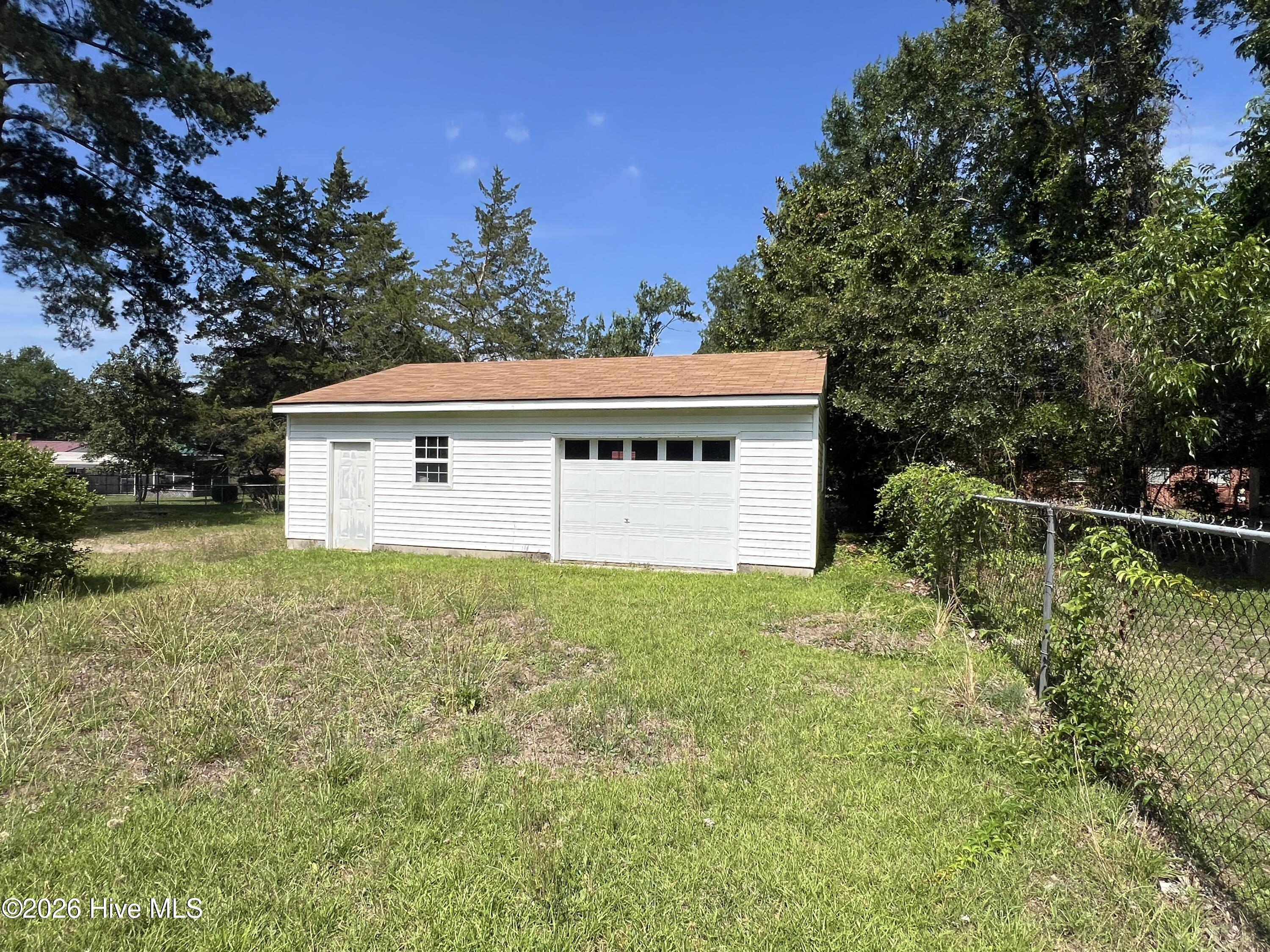 1003 S Best Street Property Photo 3
