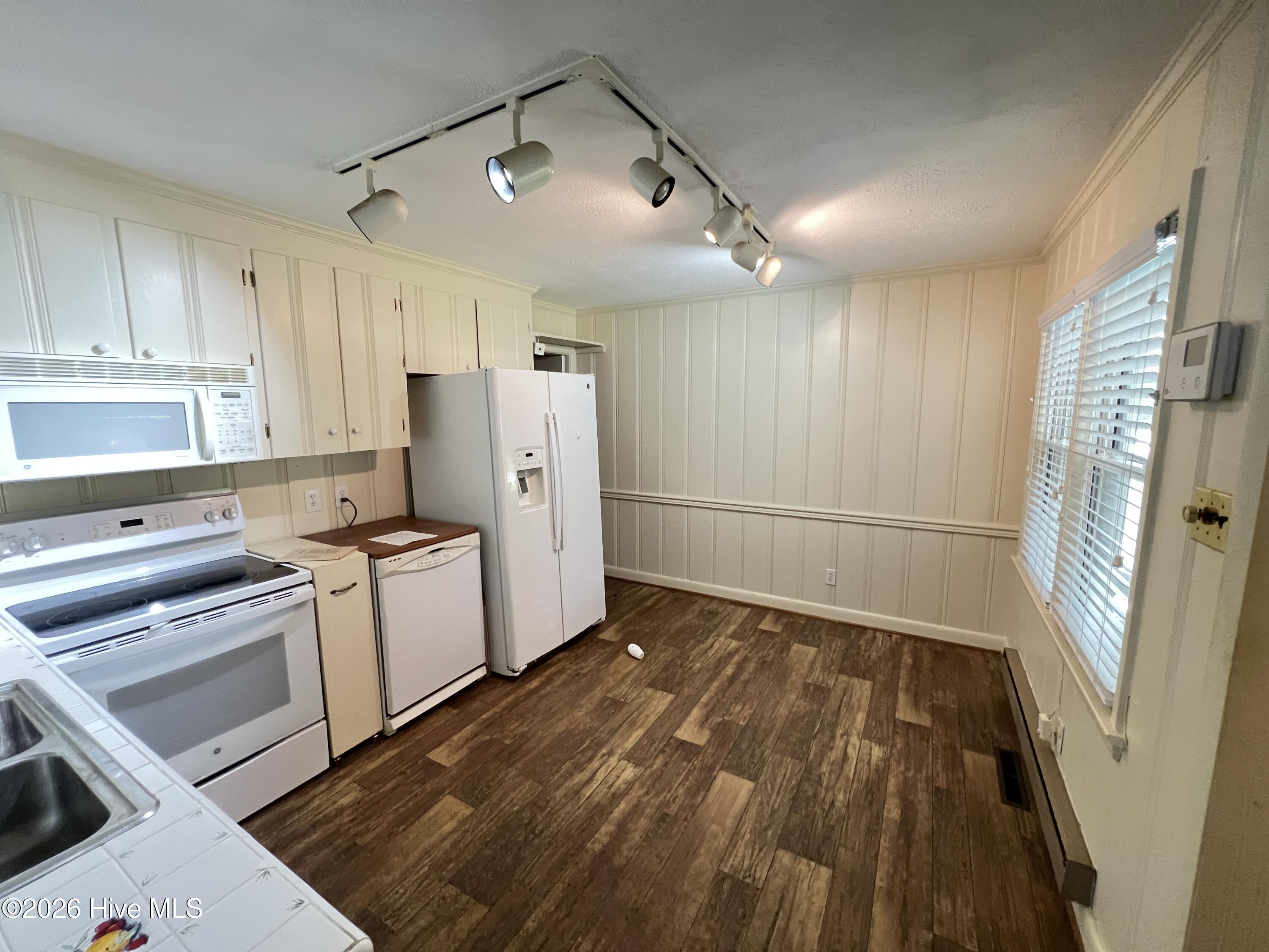 1003 S Best Street Property Photo 13