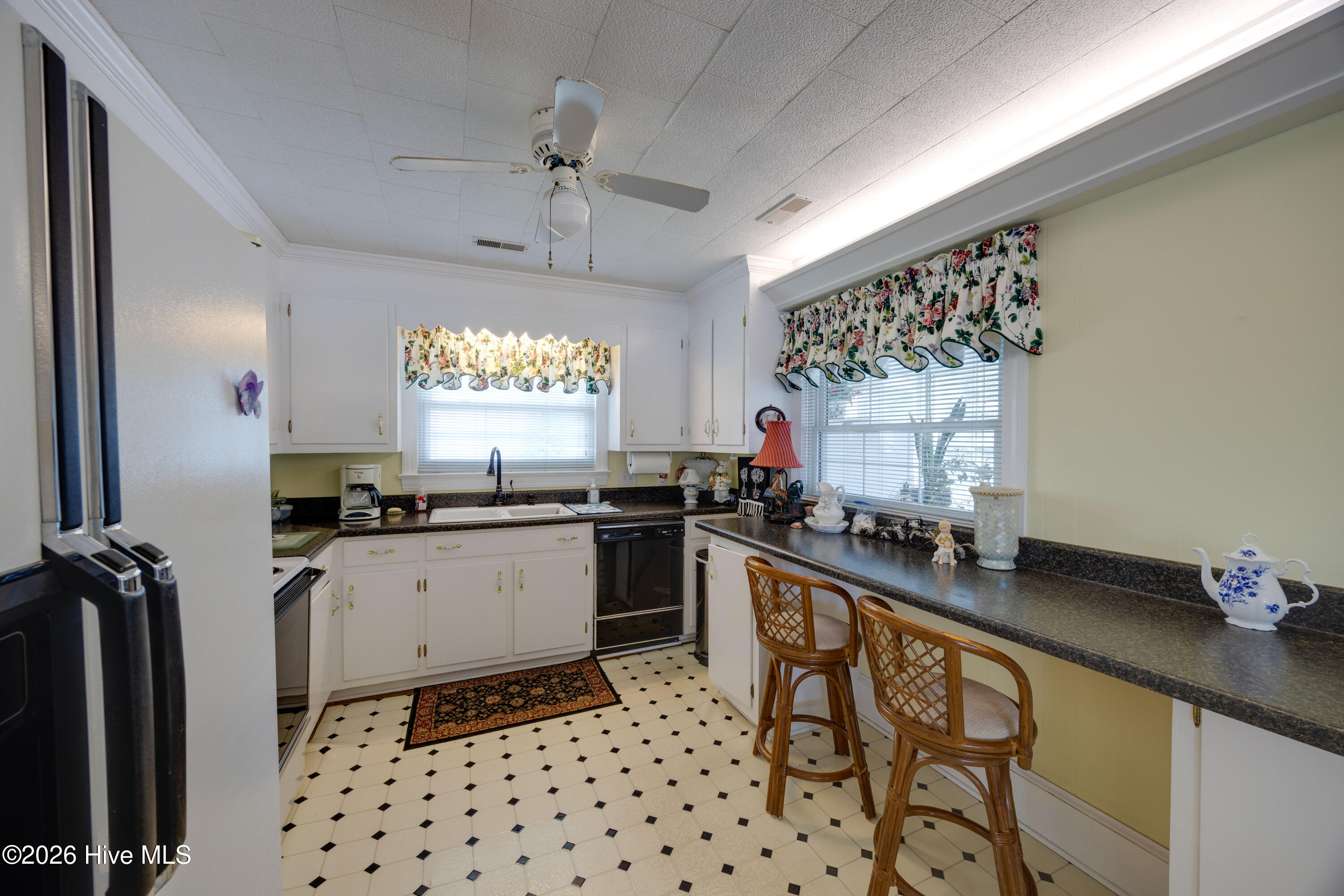 22 Oak Point Road Property Photo 8
