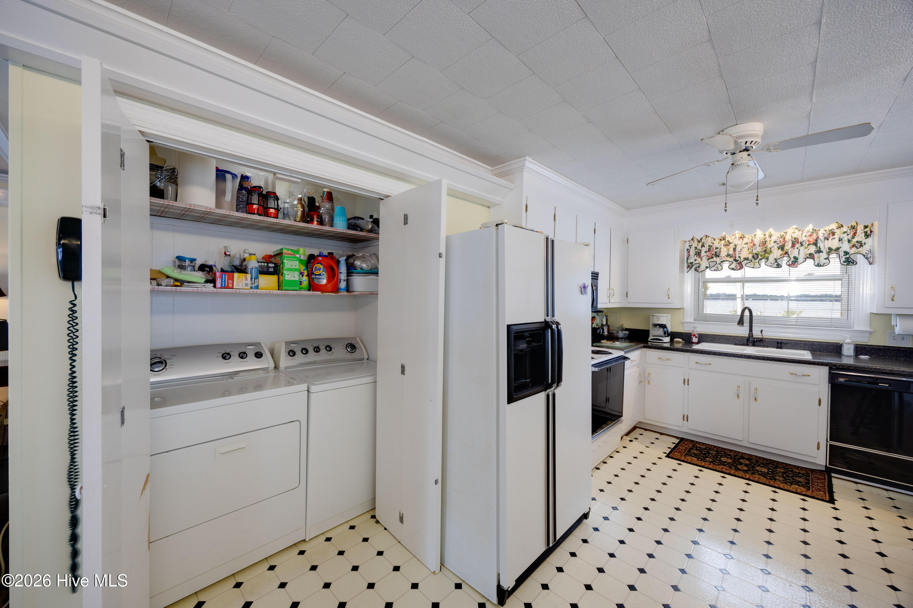 22 Oak Point Road Property Photo 9