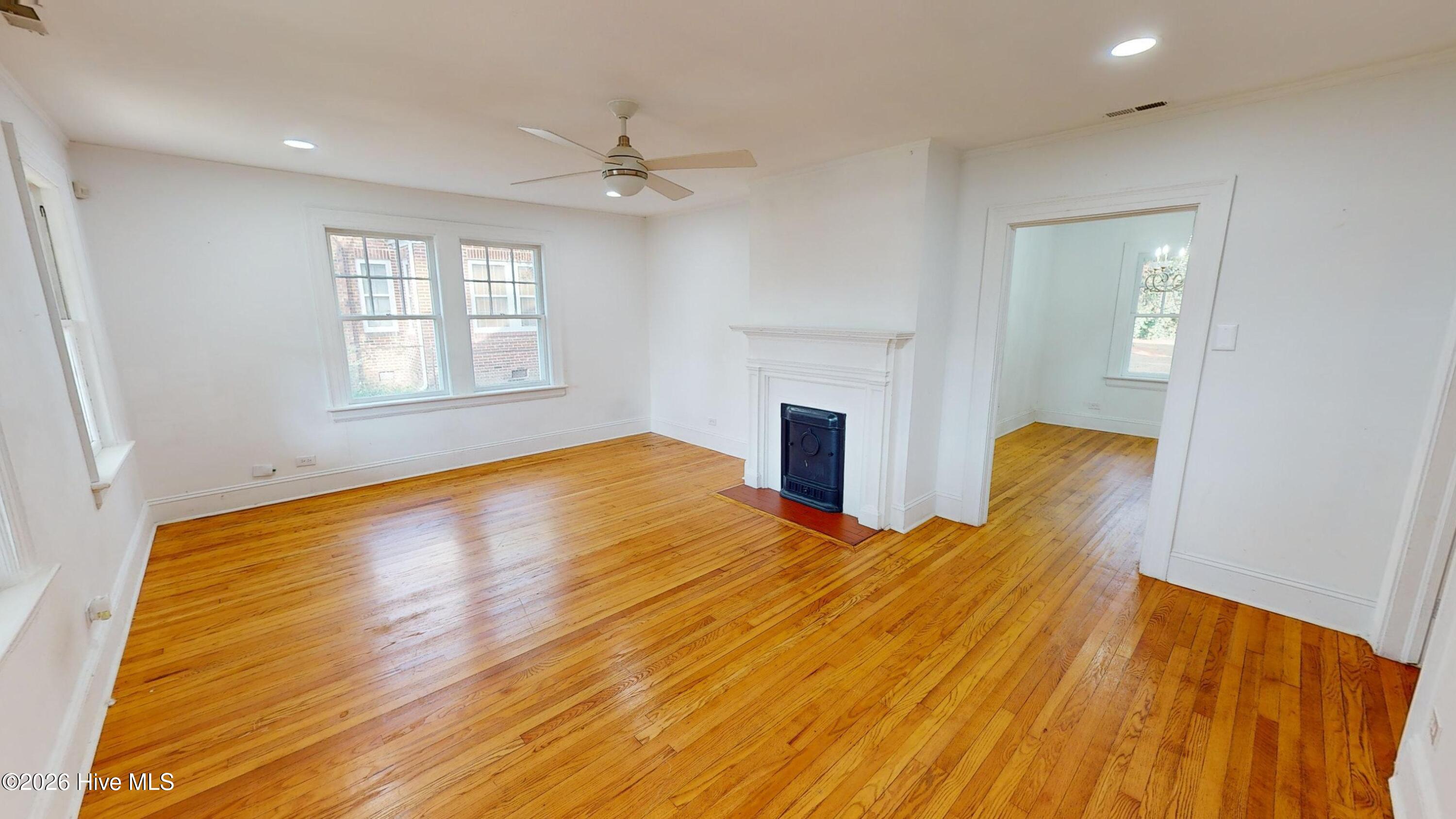 608 N Jackson Street Property Photo 4