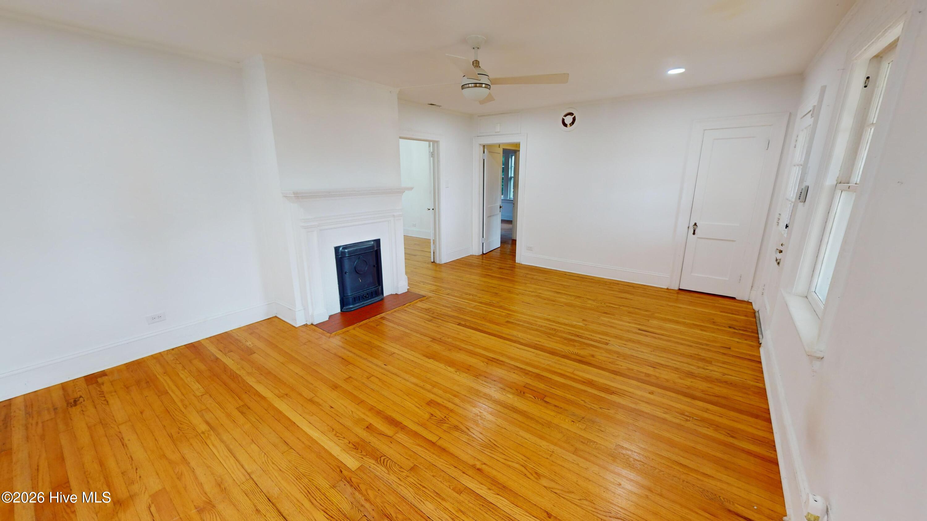 608 N Jackson Street Property Photo 7