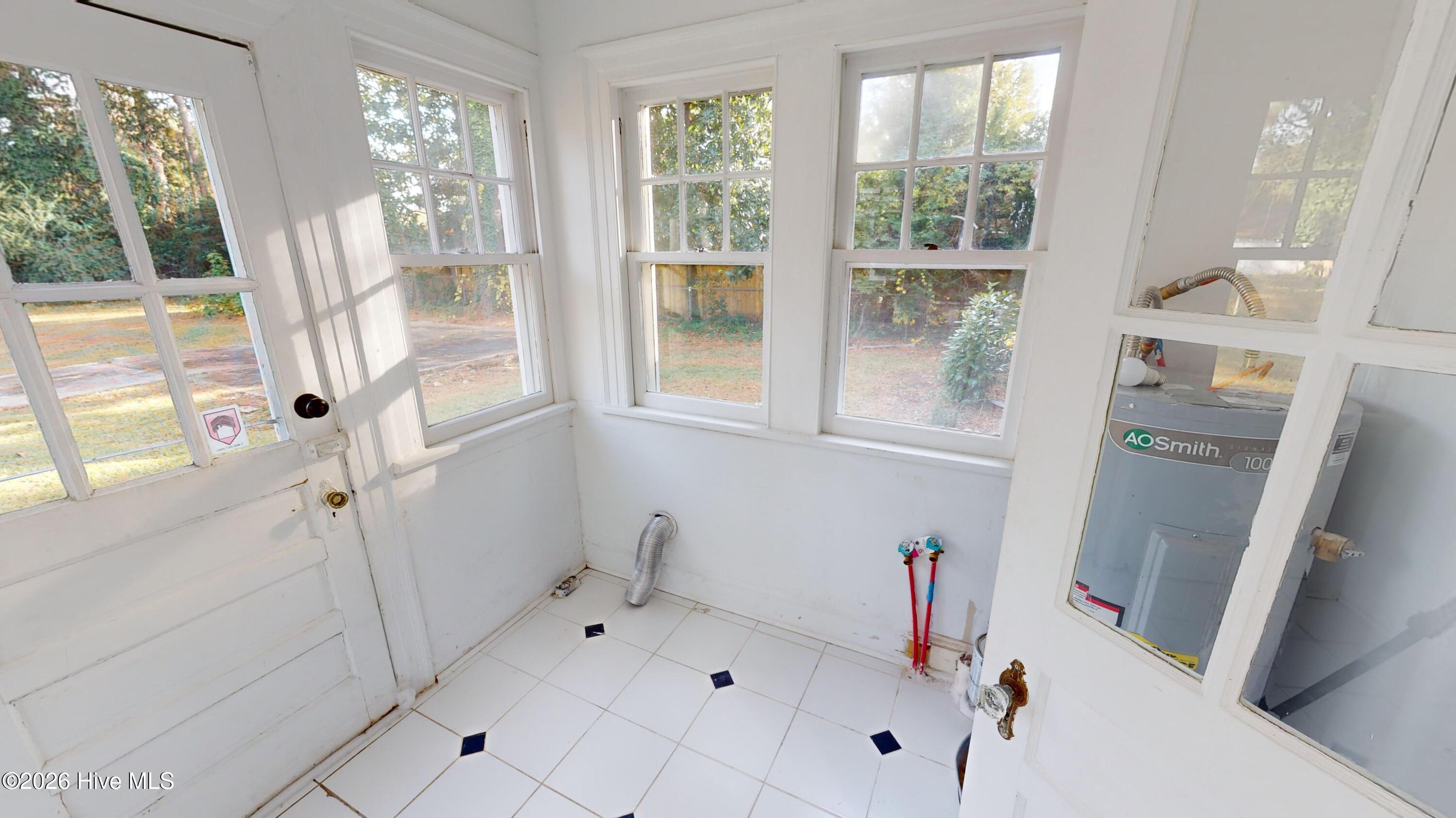 608 N Jackson Street Property Photo 15