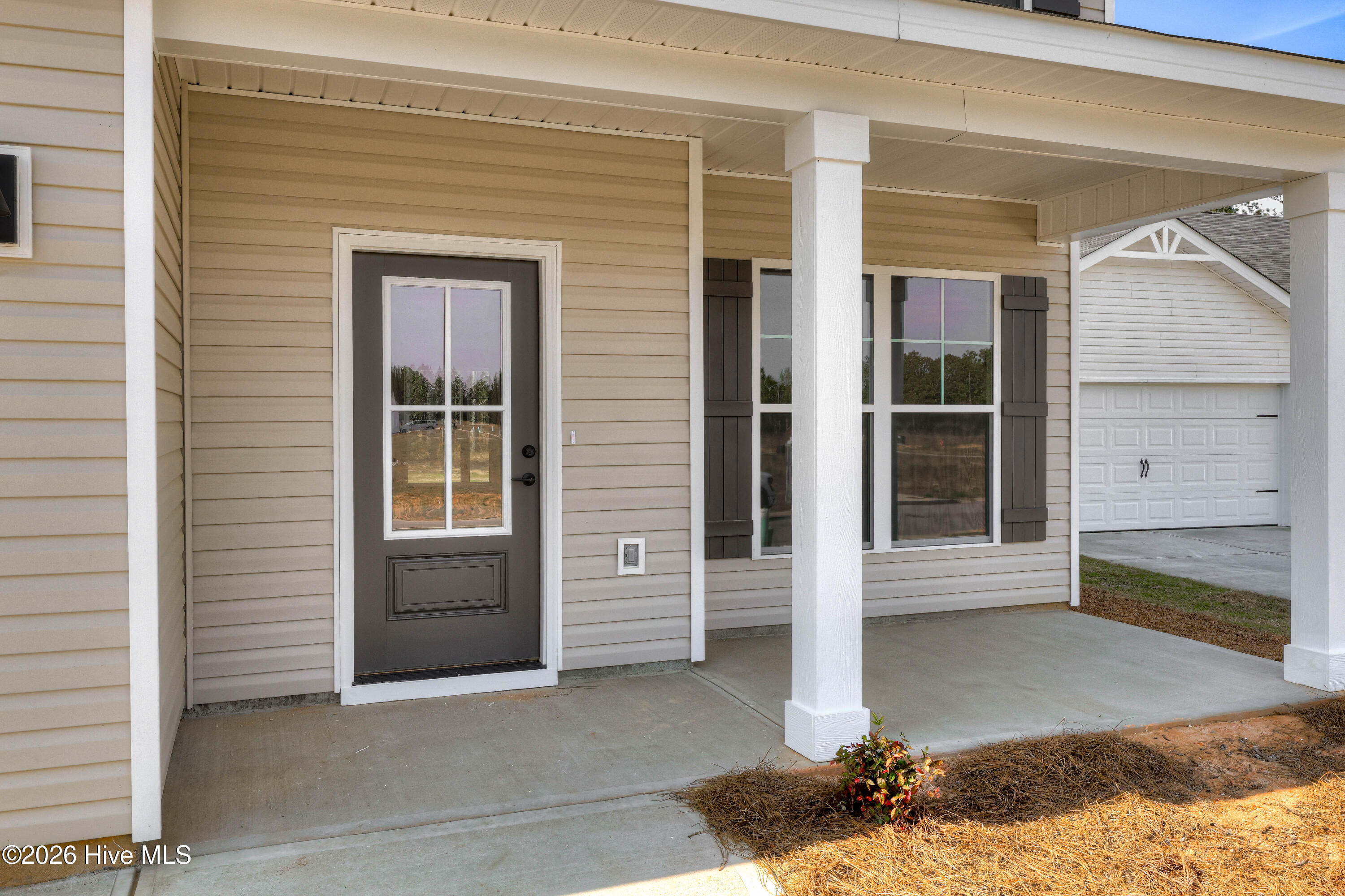 725 Sweetgrass Circle Property Photo 5