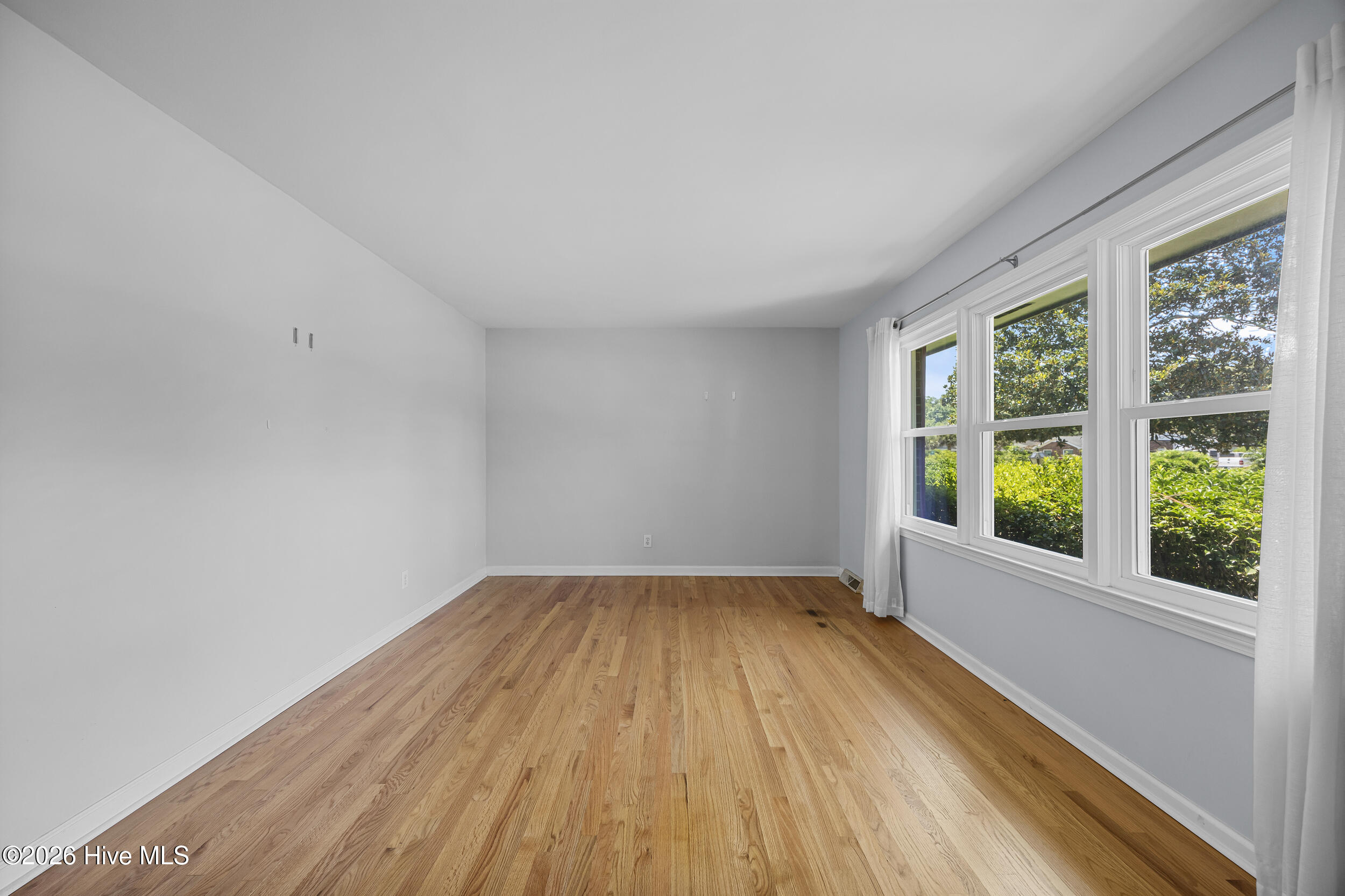 320 Ilex Drive Property Photo 6