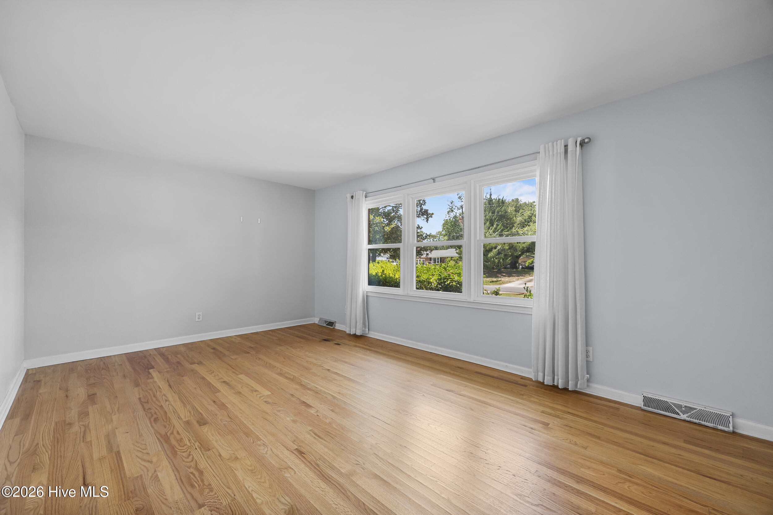 320 Ilex Drive Property Photo 7