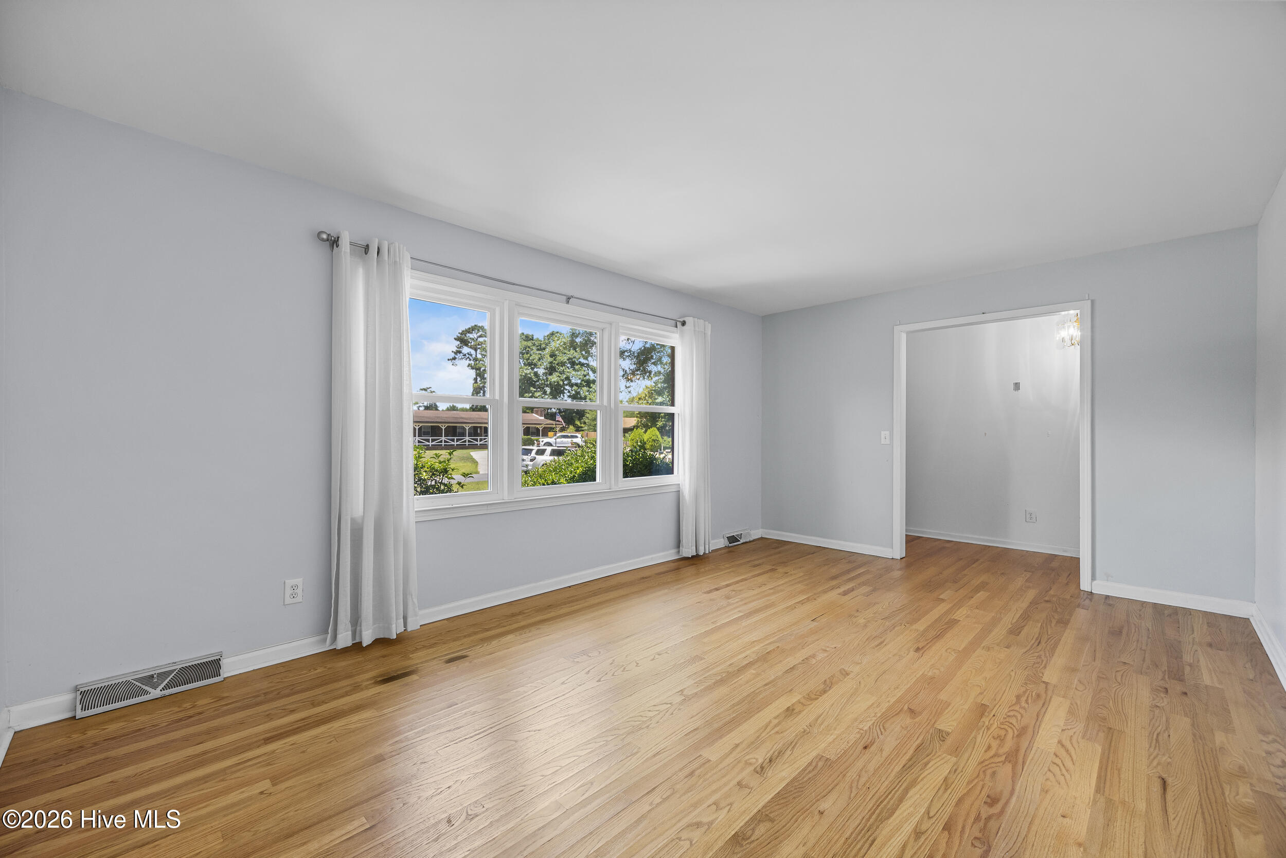 320 Ilex Drive Property Photo 8