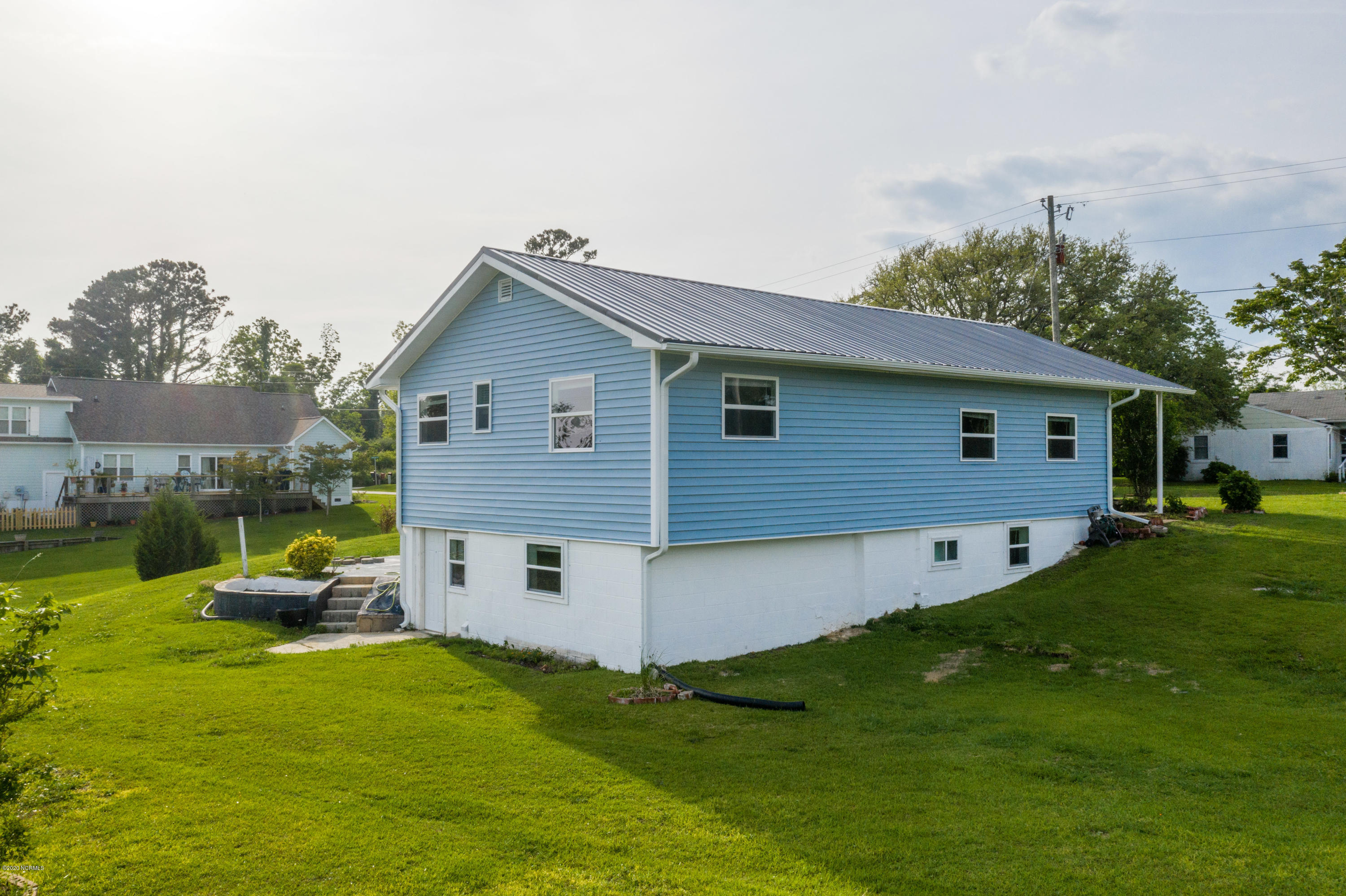 108 Hawkins Creek Lane Property Photo 4