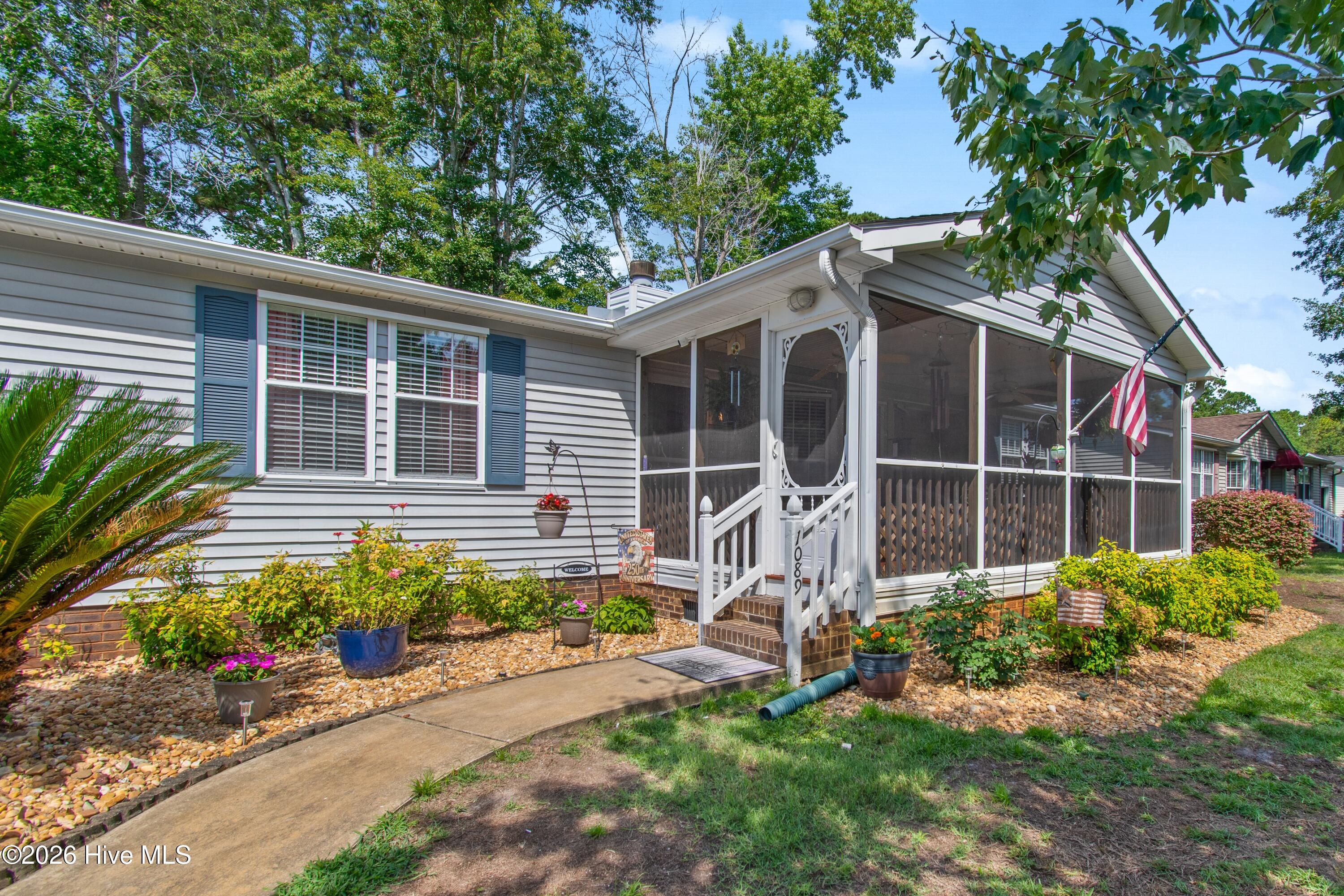1089 Captains Court Property Photo 3