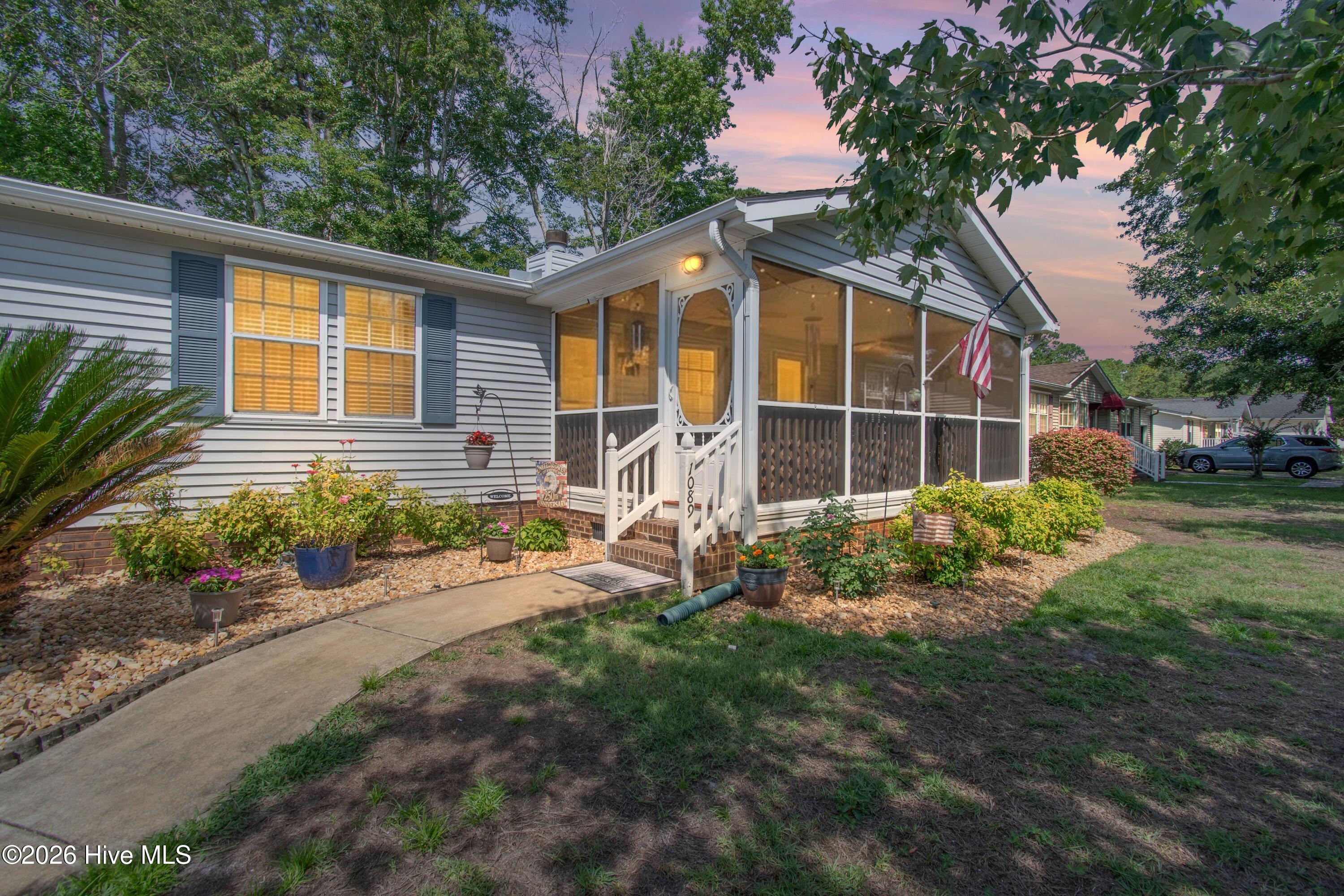 1089 Captains Court Property Photo 4