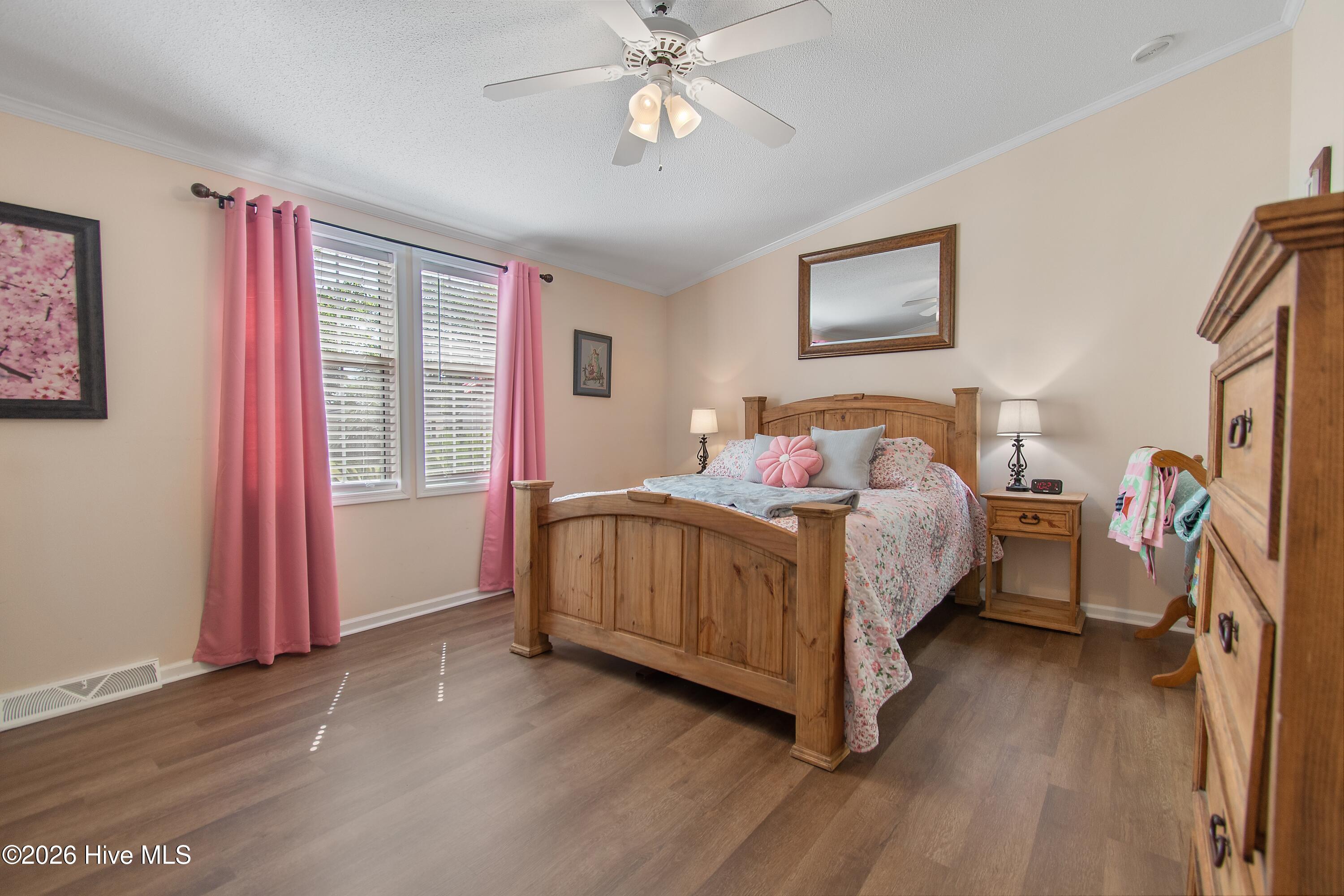1089 Captains Court Property Photo 14