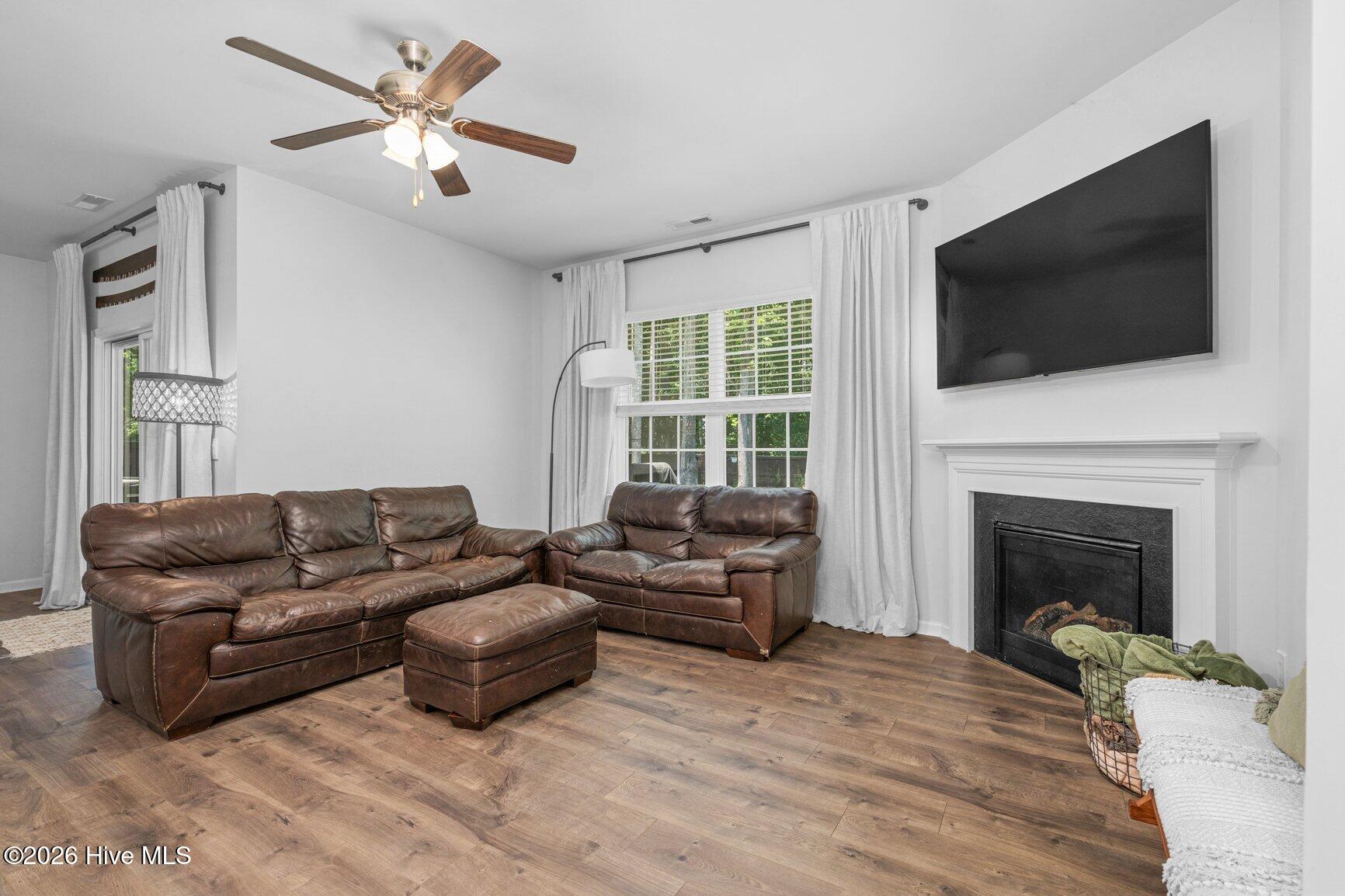 209 Rosemount Property Photo 9