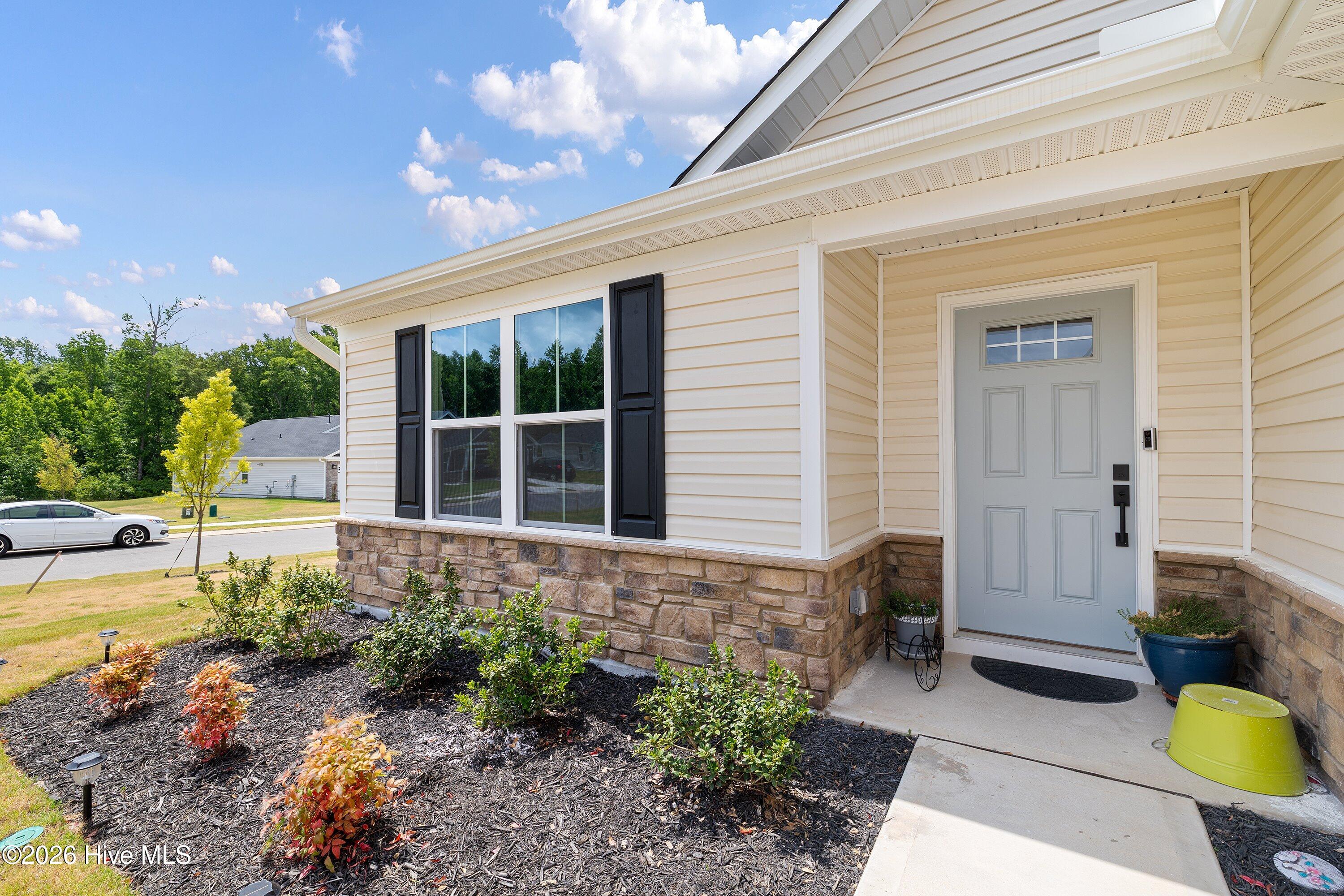 11 Artesa Court Property Photo 2