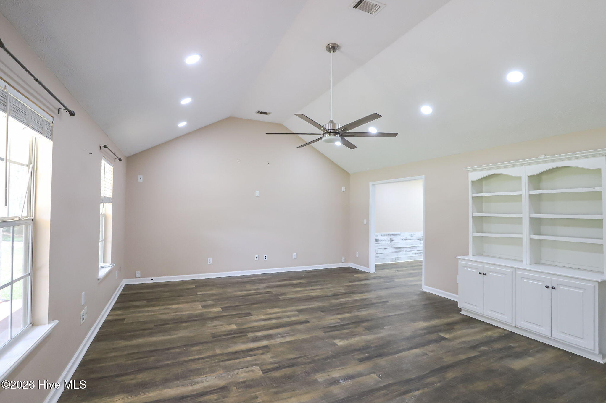 857 Coronet Drive Property Photo 3