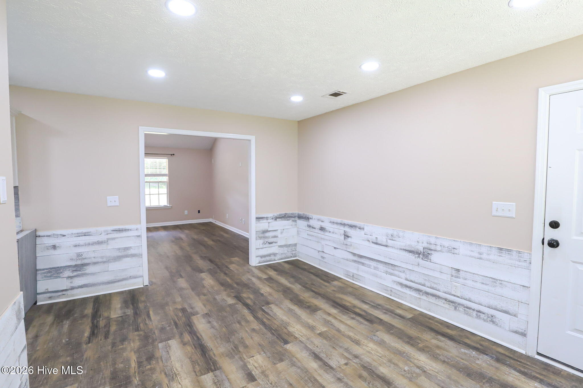 857 Coronet Drive Property Photo 6