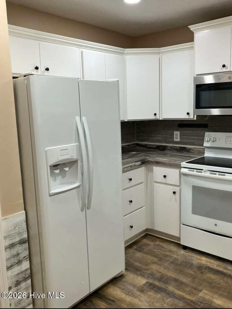 857 Coronet Drive Property Photo 8