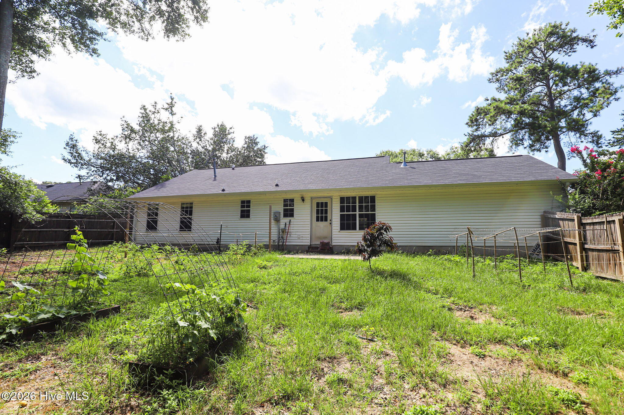 857 Coronet Drive Property Photo 19