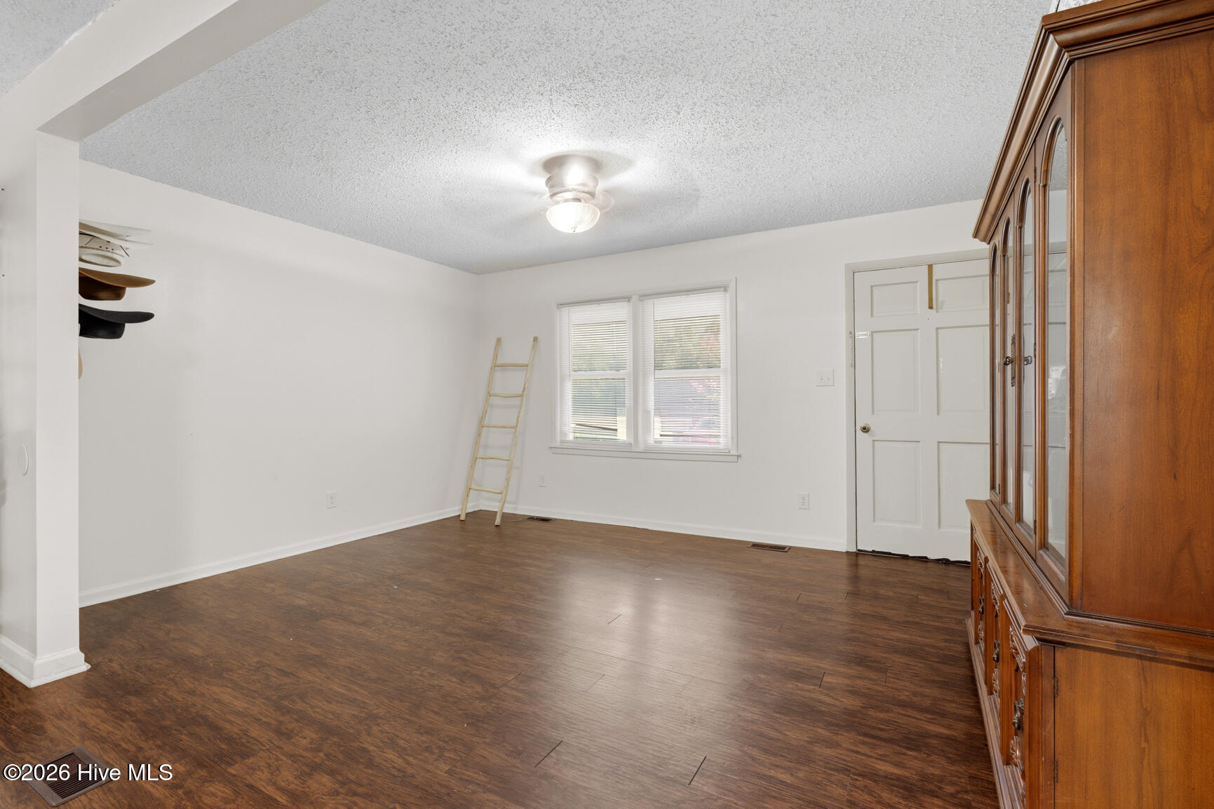 4443 Upchurch Road Property Photo 5