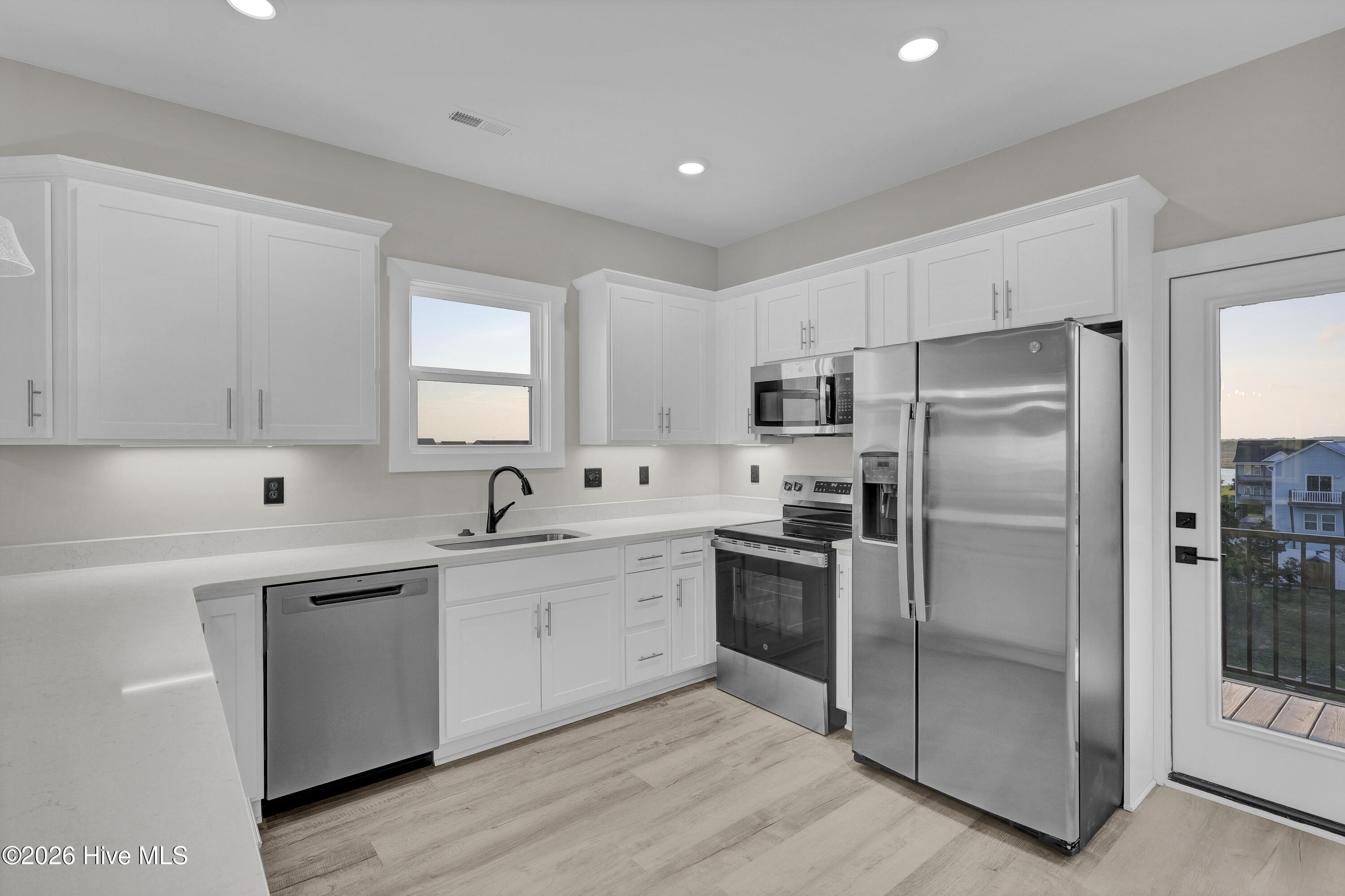 2209 New River Inlet Road 18a Property Photo 15